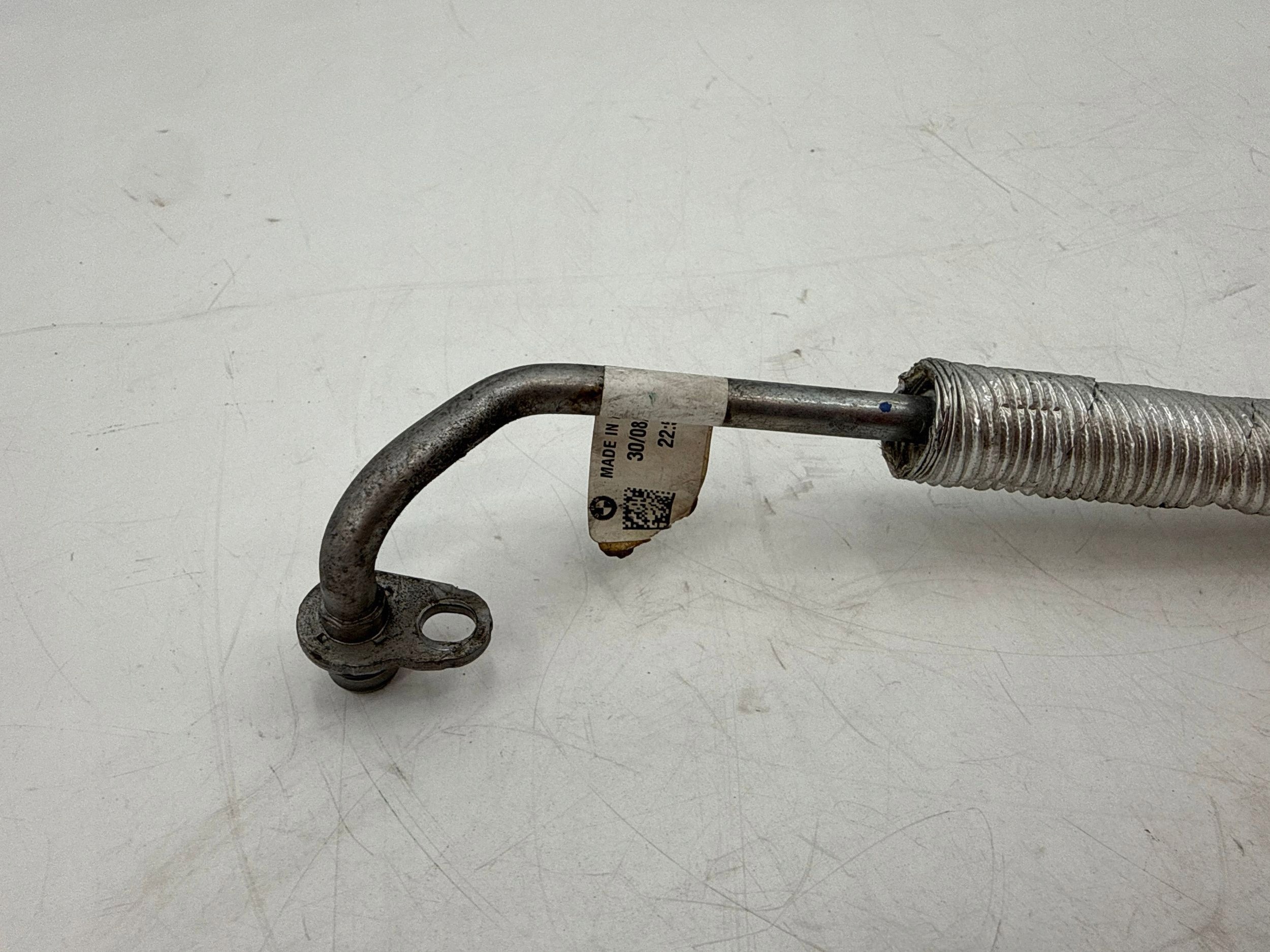 BMW 3 F30 F31 F35 2016 Ölkühlerleitung OEM 8513603 image 9