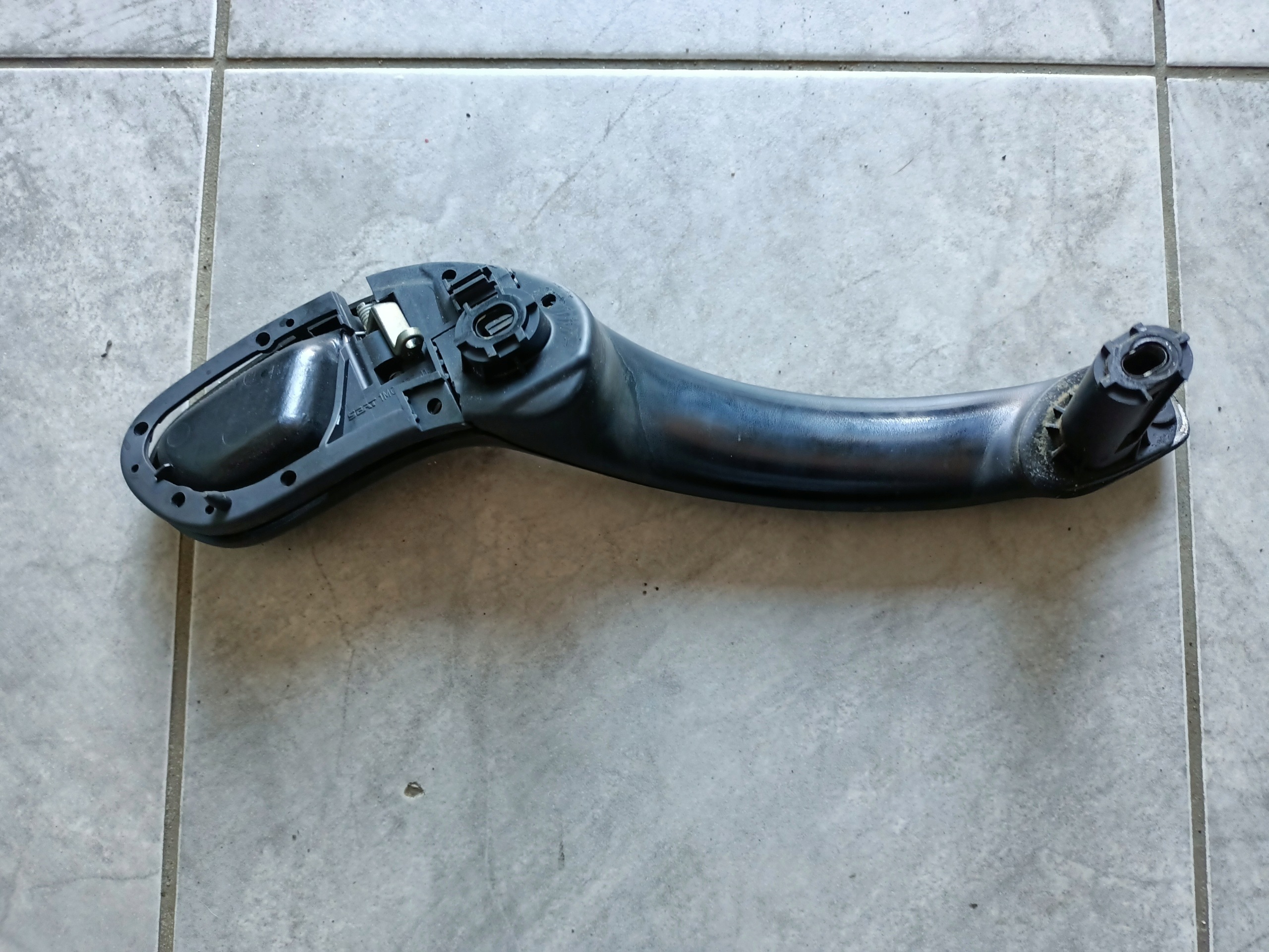 Sisäkahva takana Seat Leon (1M) 1m0837113
