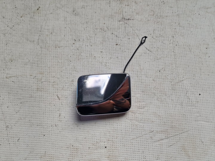 MERCEDES ML W166 etupuskurin vetokoukun suojus A1668851823