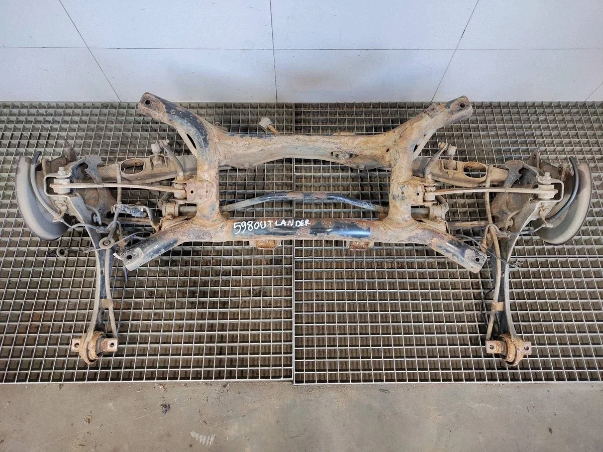 Traversa sospensione posteriore Mitsubishi Outlander III