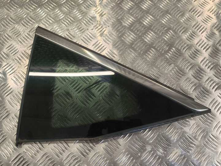 Nissan Murano Z52 2022 linke Seite Heckscheibe