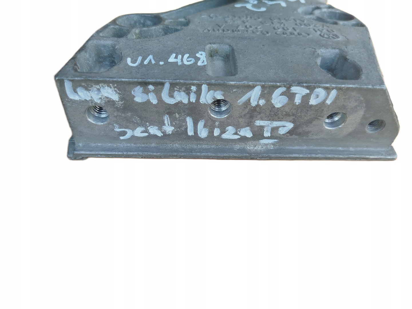 Volkswagen OE 03L199207A Engine Mount Bracket image 4