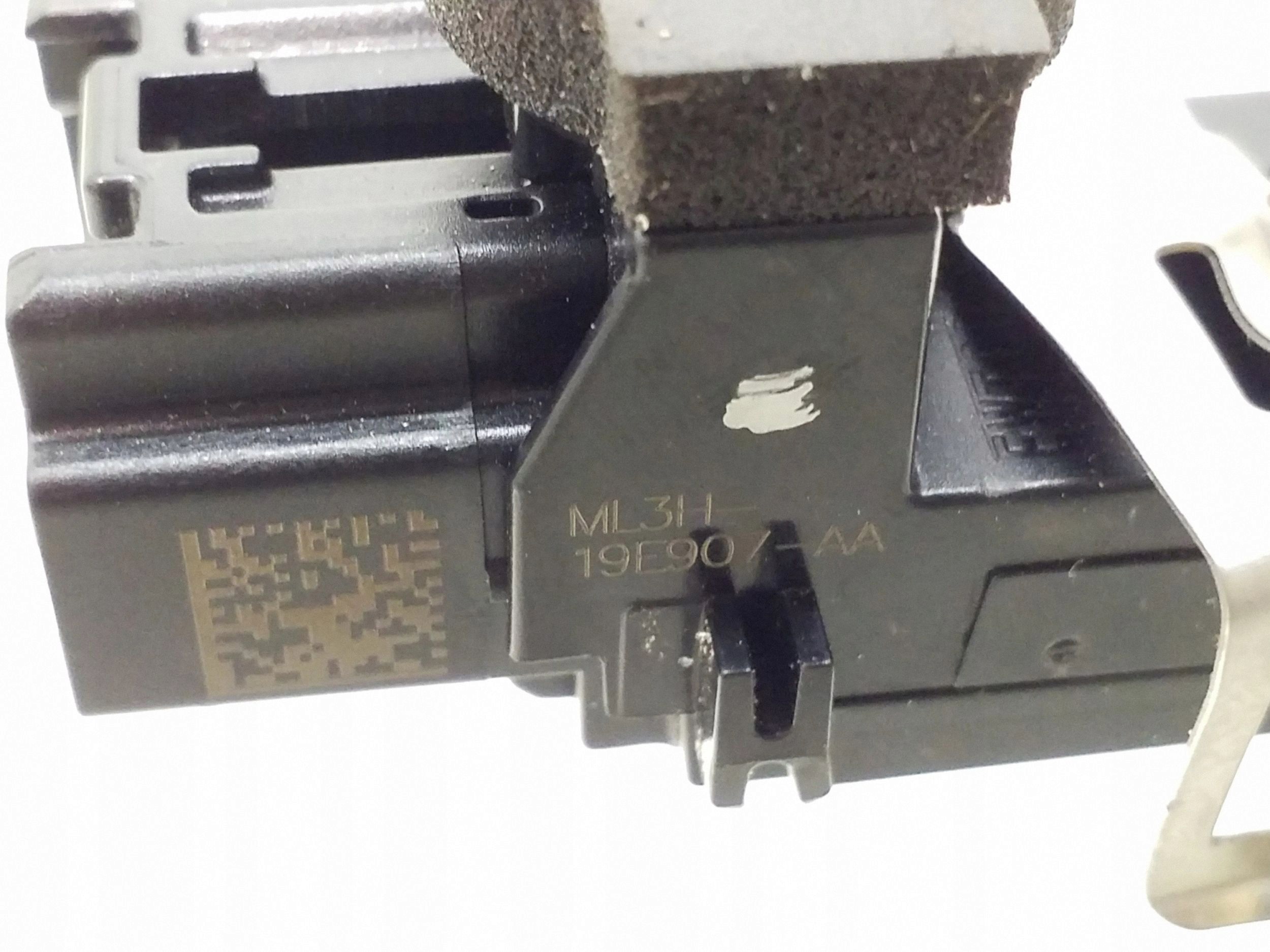 Sensor de Sol Ford Kuga II 2020 OEM ML3H19E907AA image 3