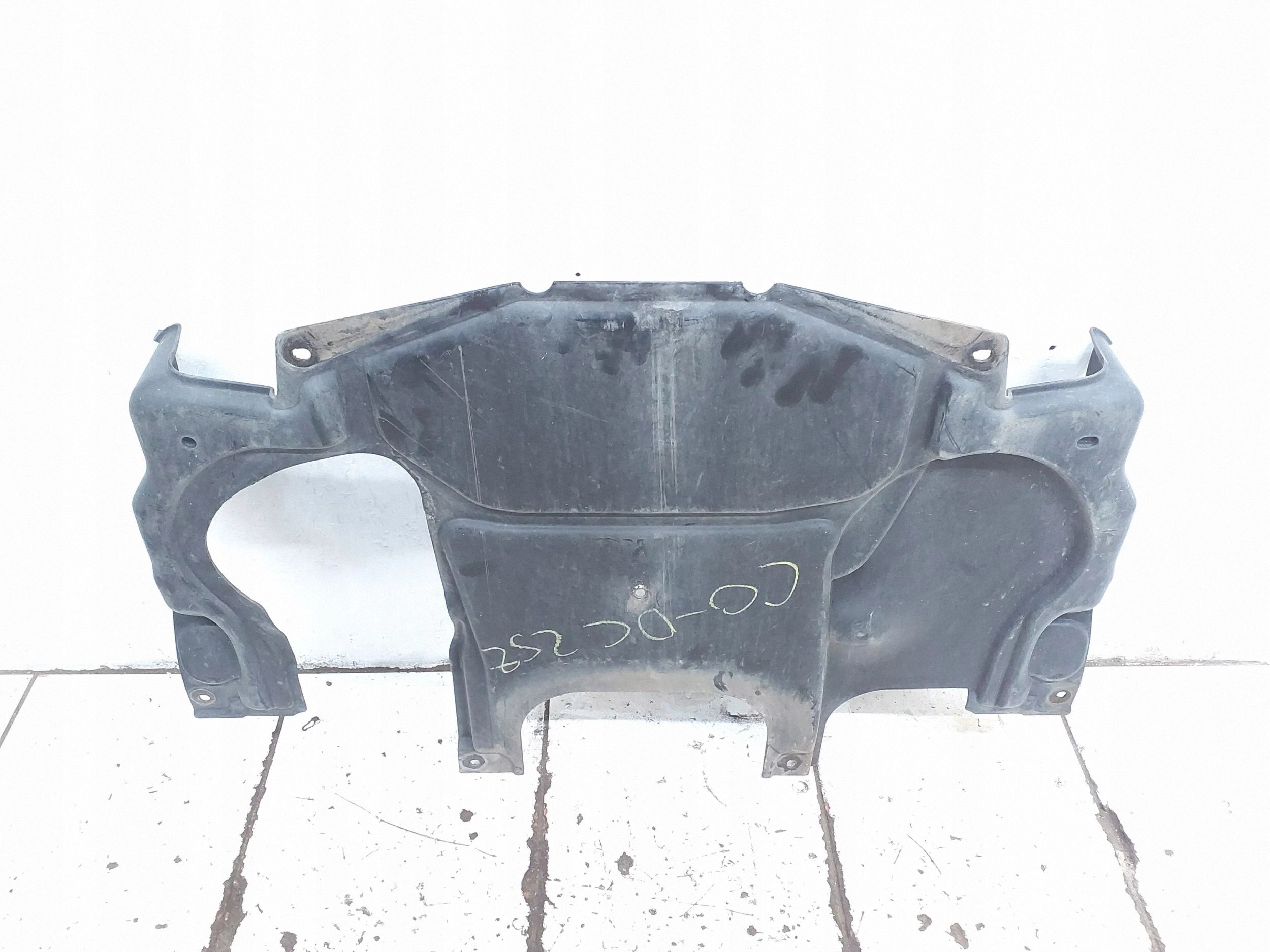 Mercedes-Benz C W203 Getriebeabdeckung A2035243430 image 3