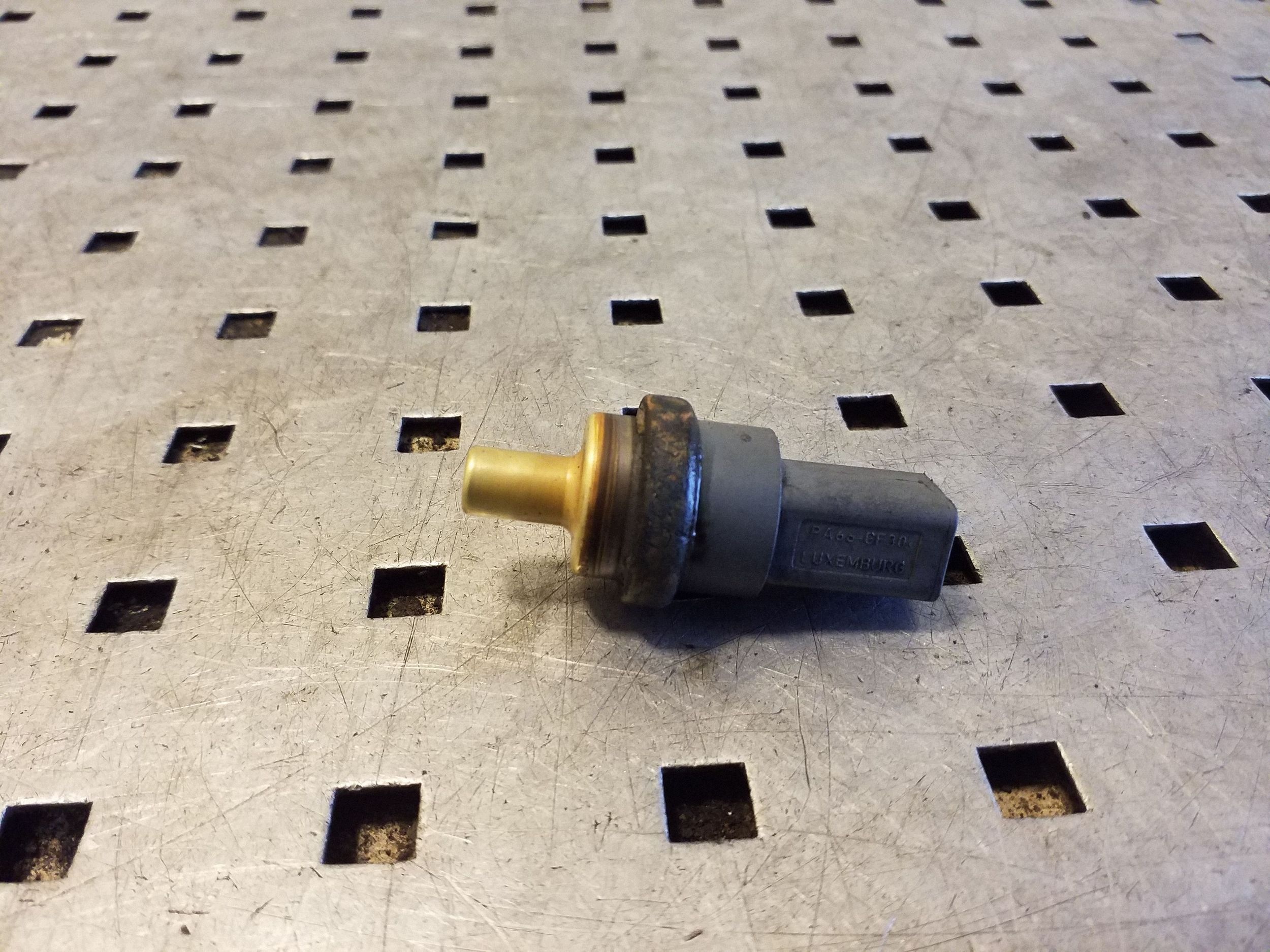 Capteur température liquide refroidissement VW Sharan 06A915501 image 2