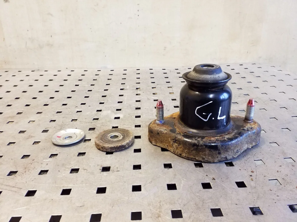 Mitsubishi Outlander Front Shock Mount Left MR554369