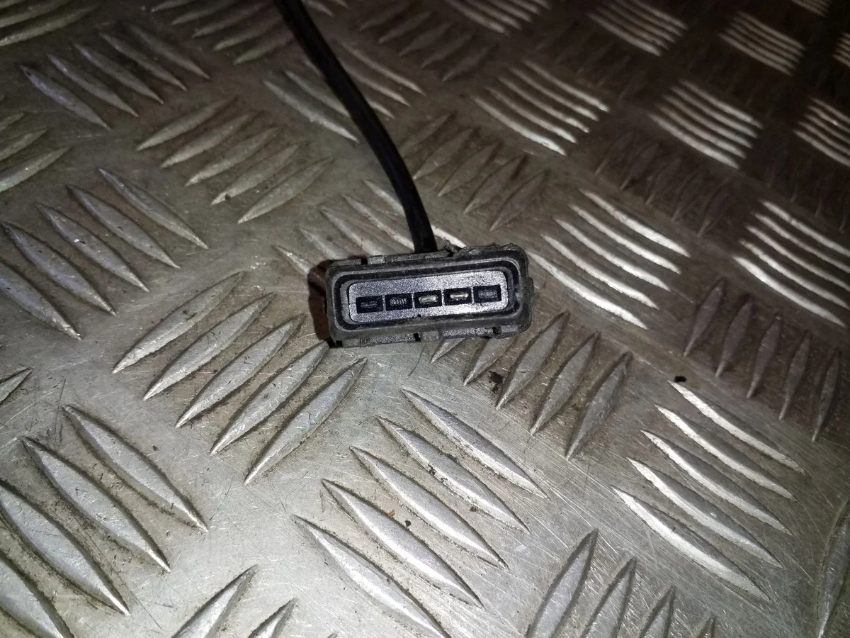 Audi 100 S4 C4 Peruutuskytkin 1E941521