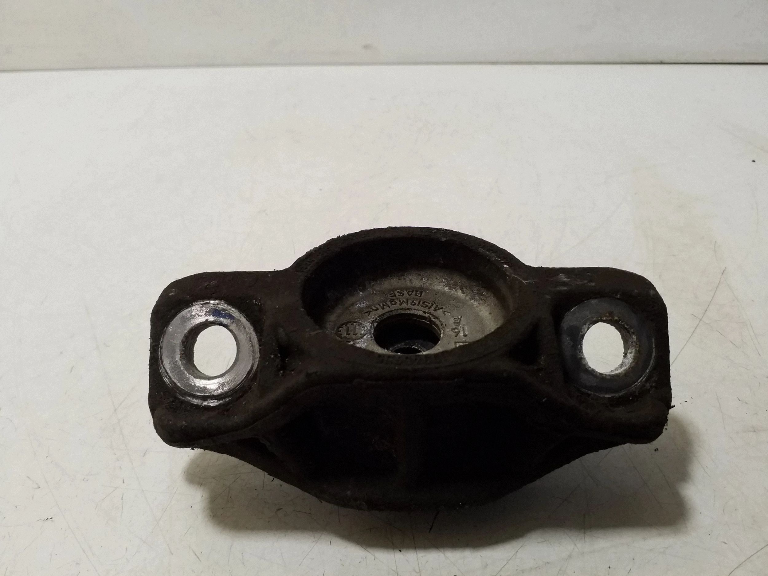 Opel Zafira C takaluukun vaimentimen kiinnike vasen 13345960