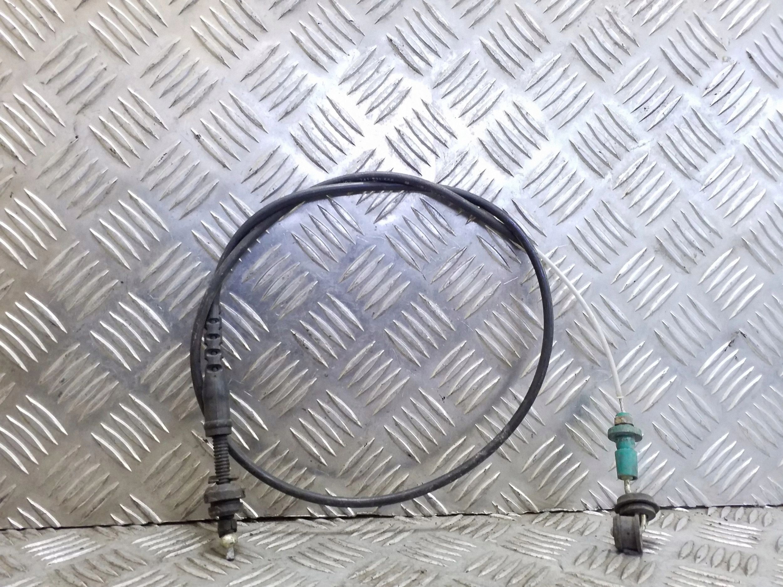 Câble d'accélérateur VW Passat B4 3A1721555 image 2