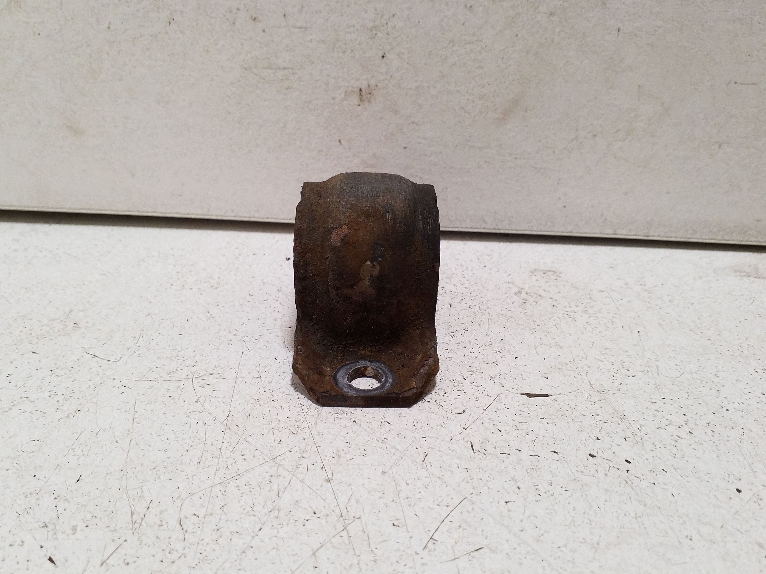 Support de barre stabilisatrice arrière VW Passat B8 image 3