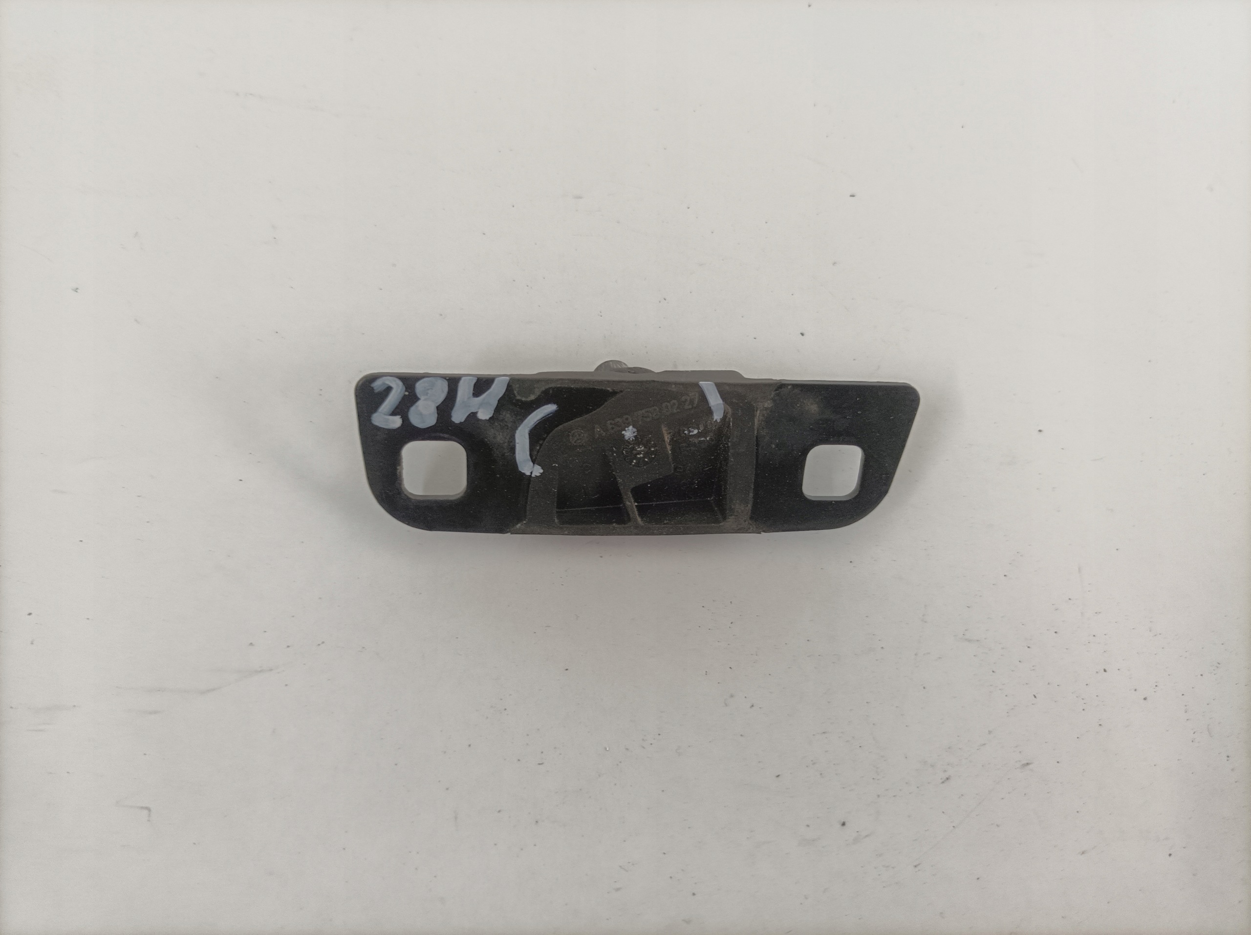 Mercedes W447 Führungskeil Schiebetür rechts unten A6397580227 image 2