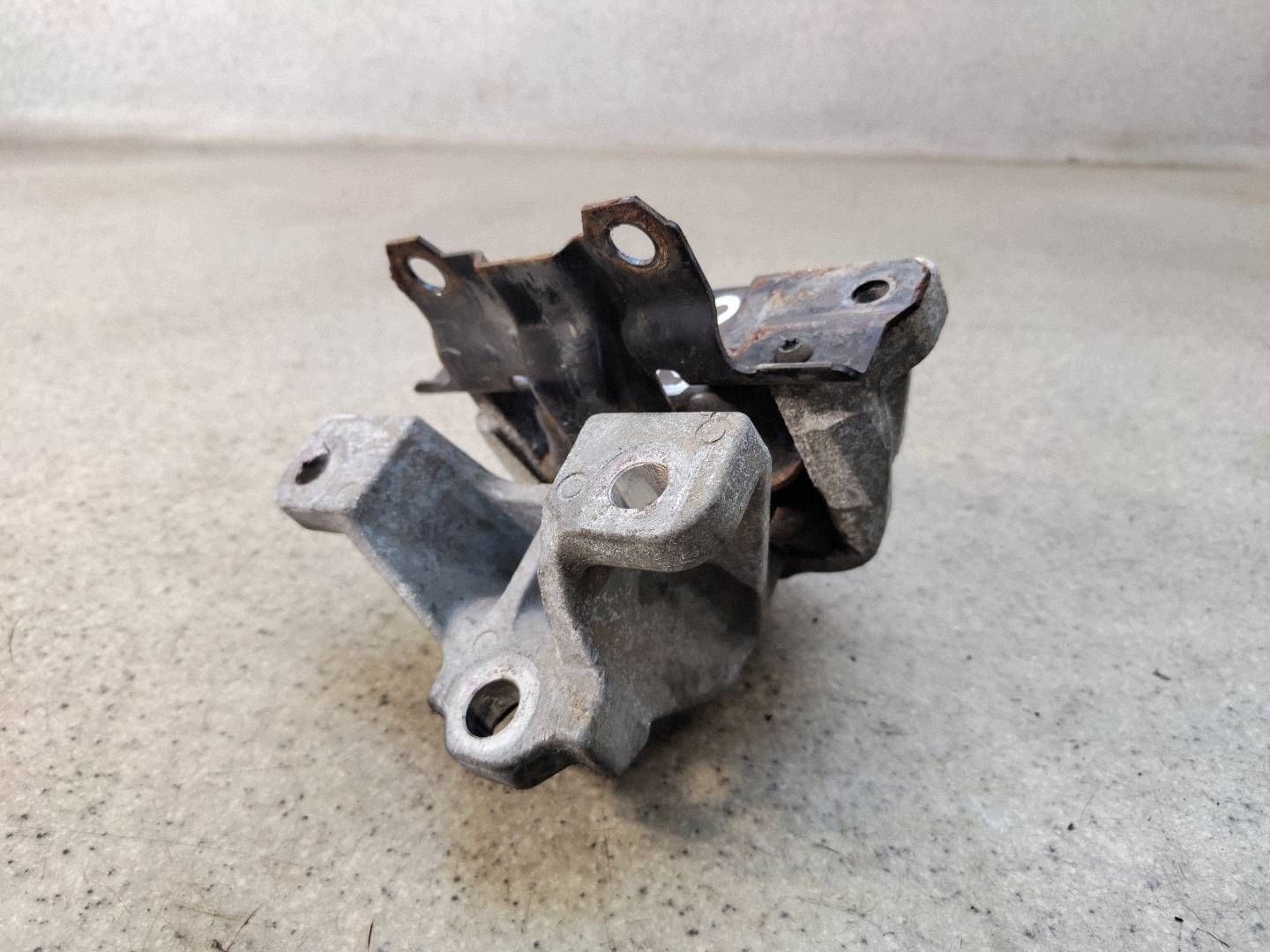 Support moteur 2.2 DI-D Mitsubishi Outlander III image 3
