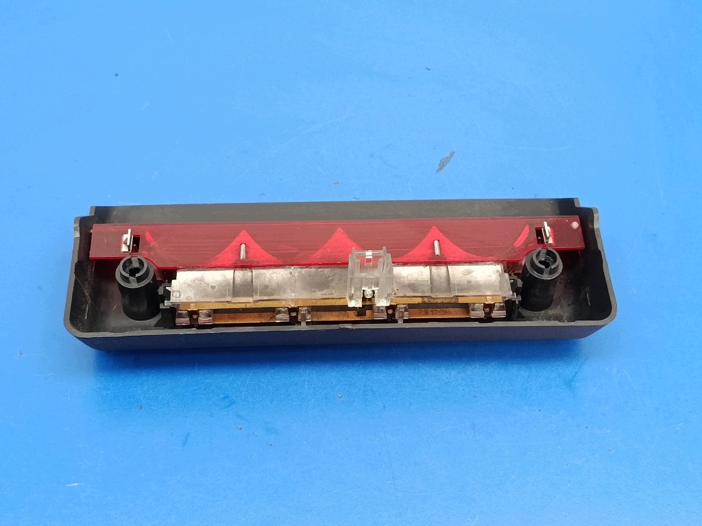 CITROEN C2 AND LIFTS ADDITIONAL THIRD STOP LIGHT image 3