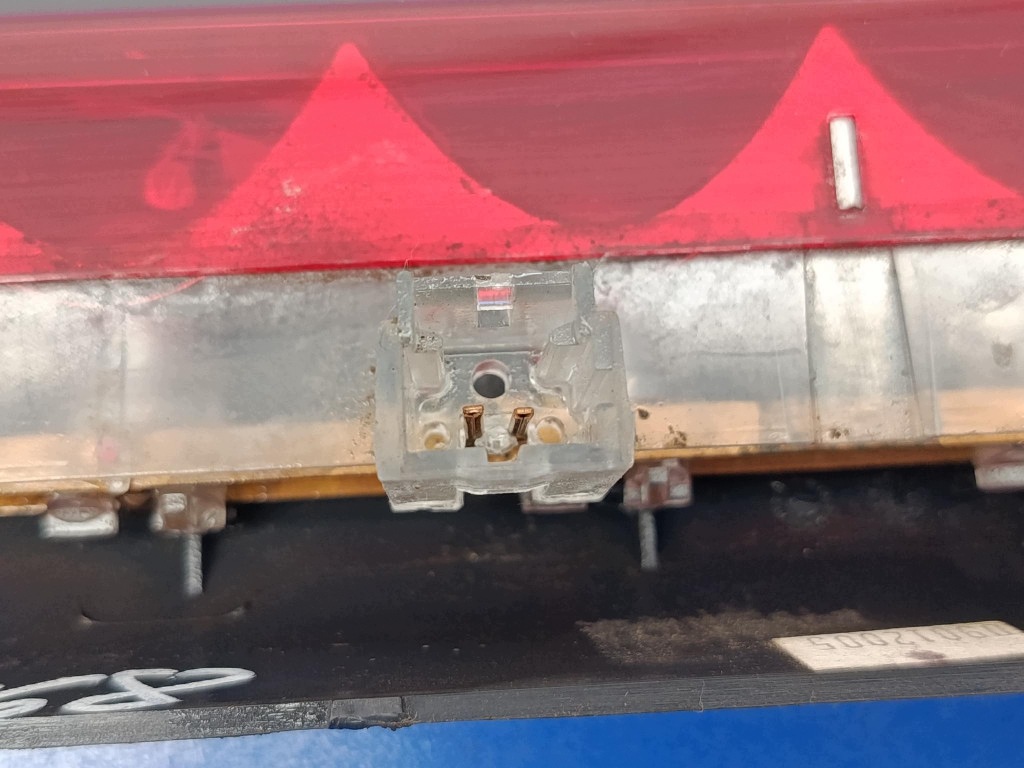 CITROEN C2 AND LIFTS ADDITIONAL THIRD STOP LIGHT image 4