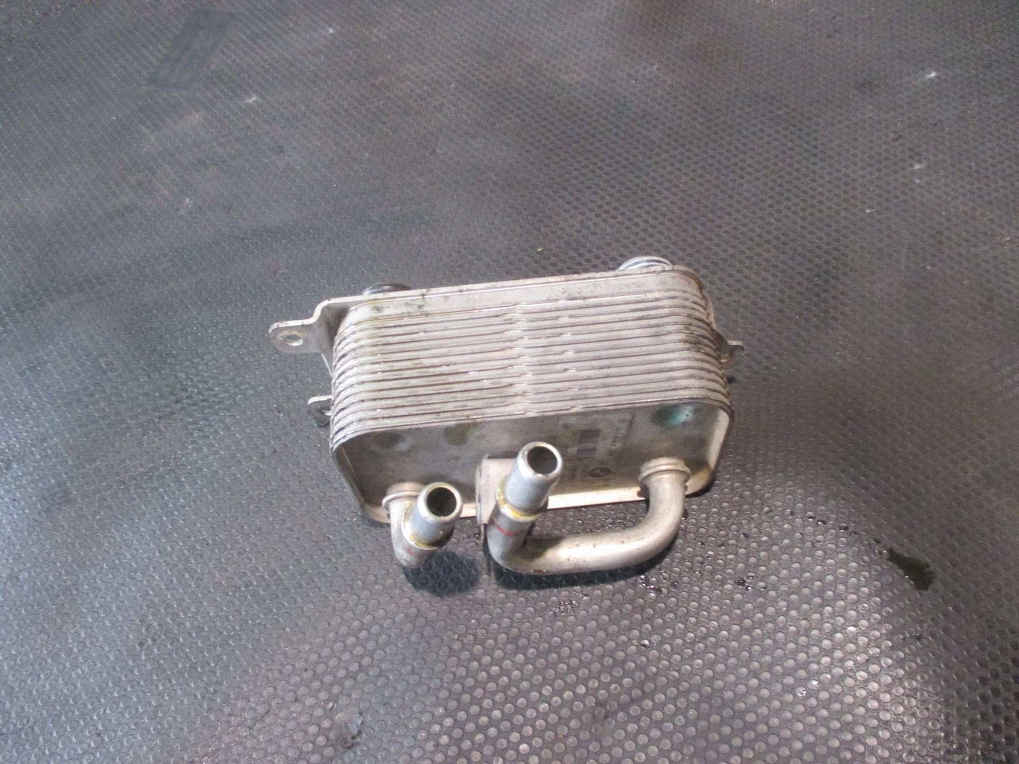 Enfriador de aceite de transmisión BMW 5 E60 E61 2.5D B0335 image 2
