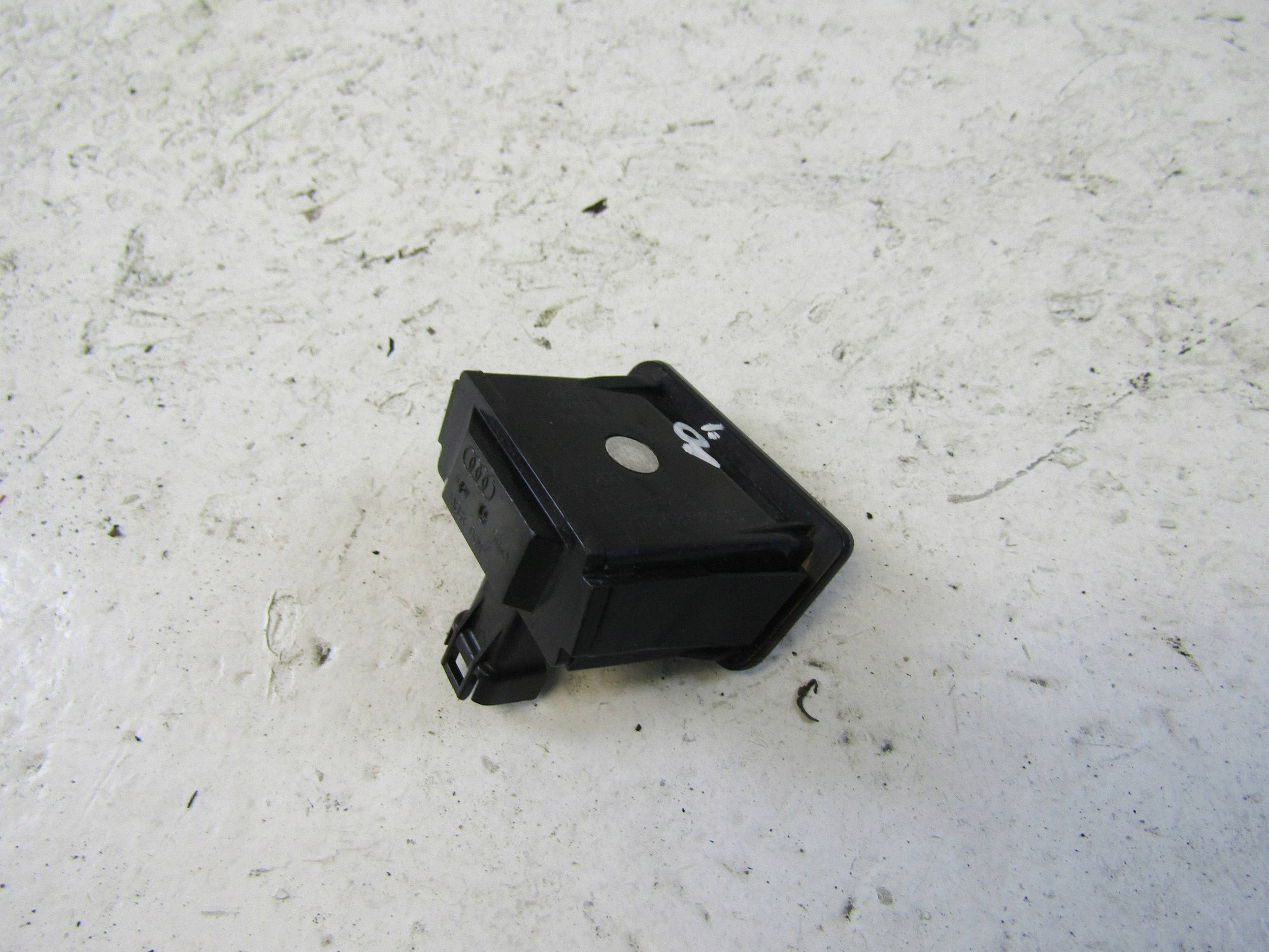 Audi A6 C8 Spurhalteassistent rechts 4N1949146 image 4