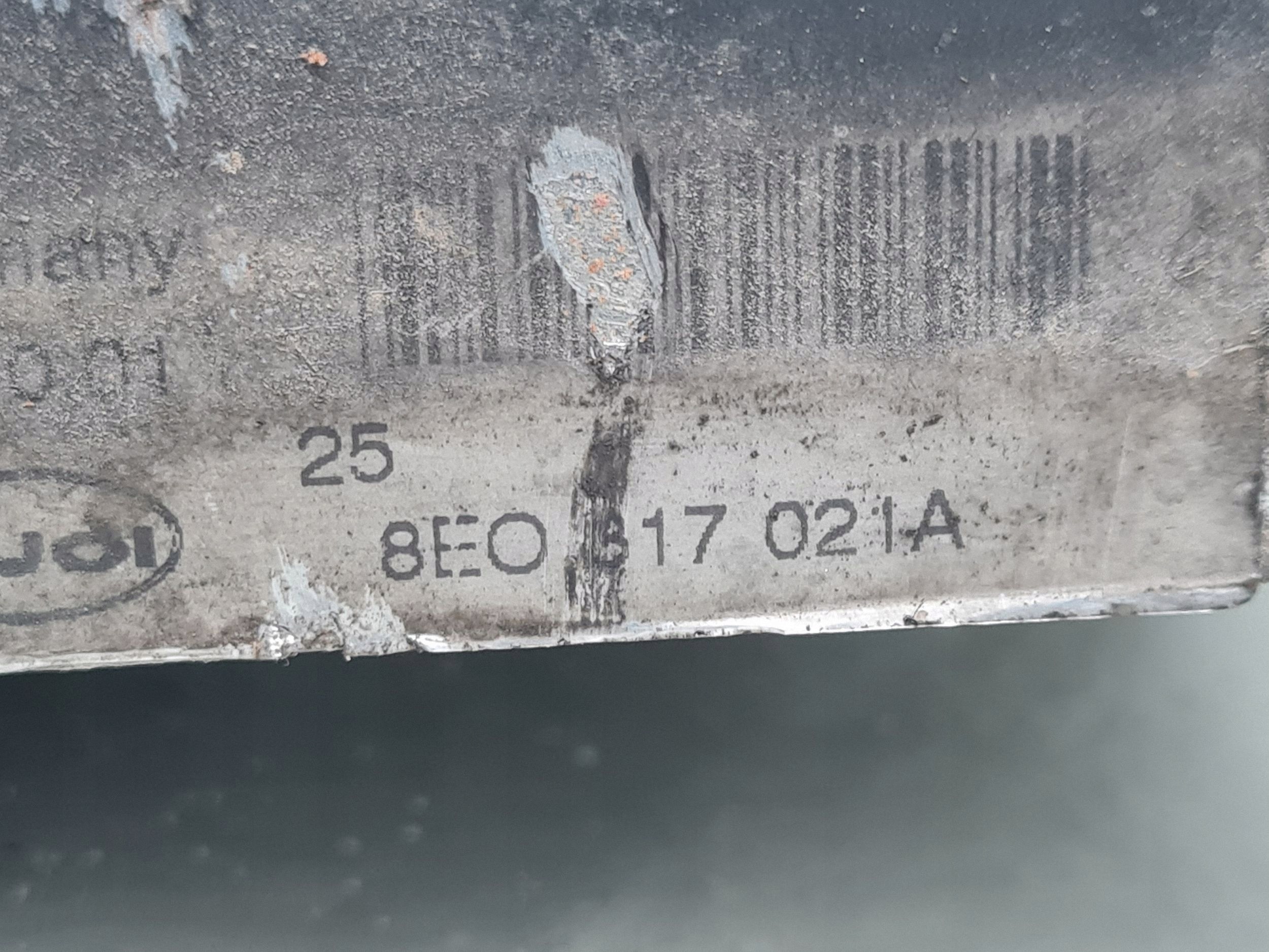 Audi A4 S4 B6 8E 8H Vaihteistoöljynjäähdytin 8E0317021A