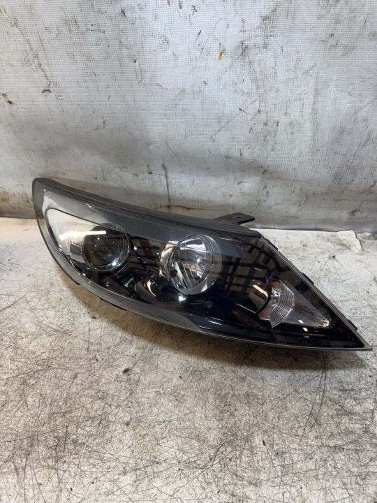 Etulyhty oikea KIA Sportage 921023U210