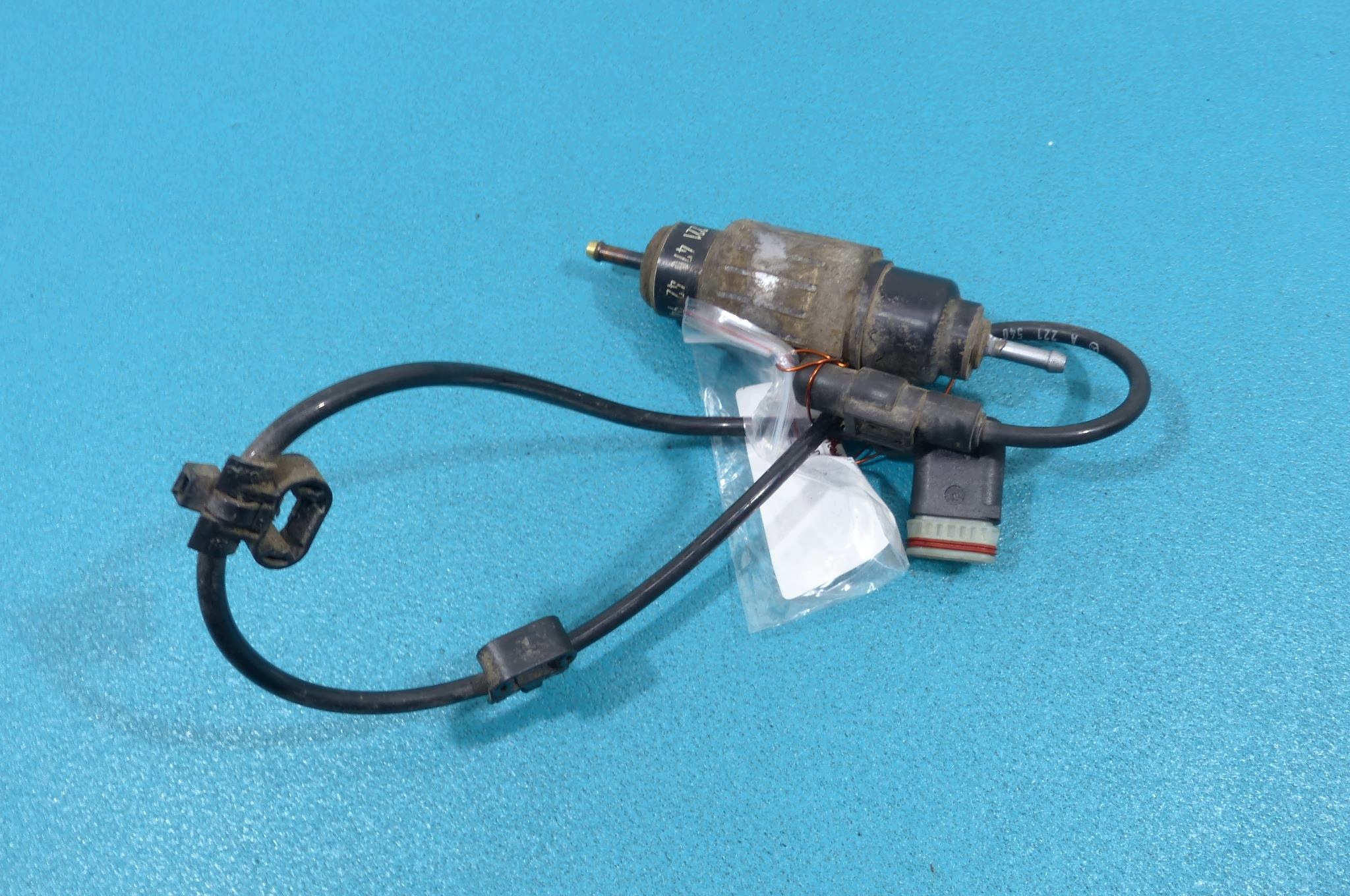 Polttoainepumppu Mercedes W221 3.0 CDI