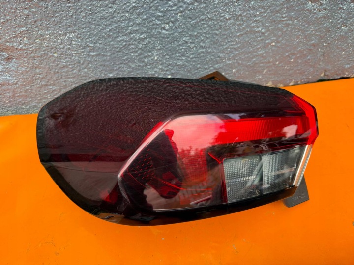 OPEL CORSA F 9829317380 HECKLEUCHTE LINKS ORIGINAL EUROPA