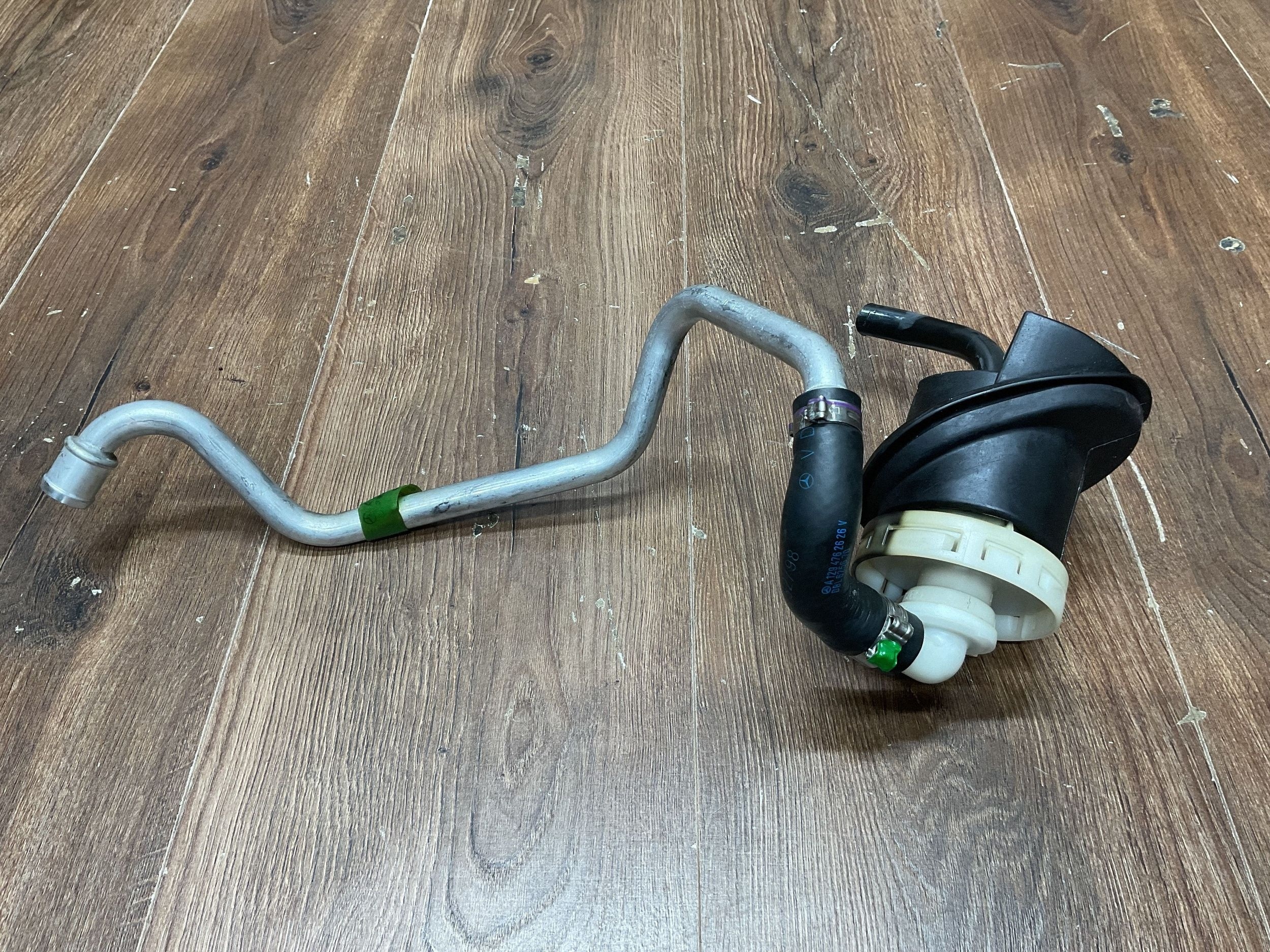 Entlüftungsventil Kraftstofftank Mercedes SL R129 1294765201 image 2