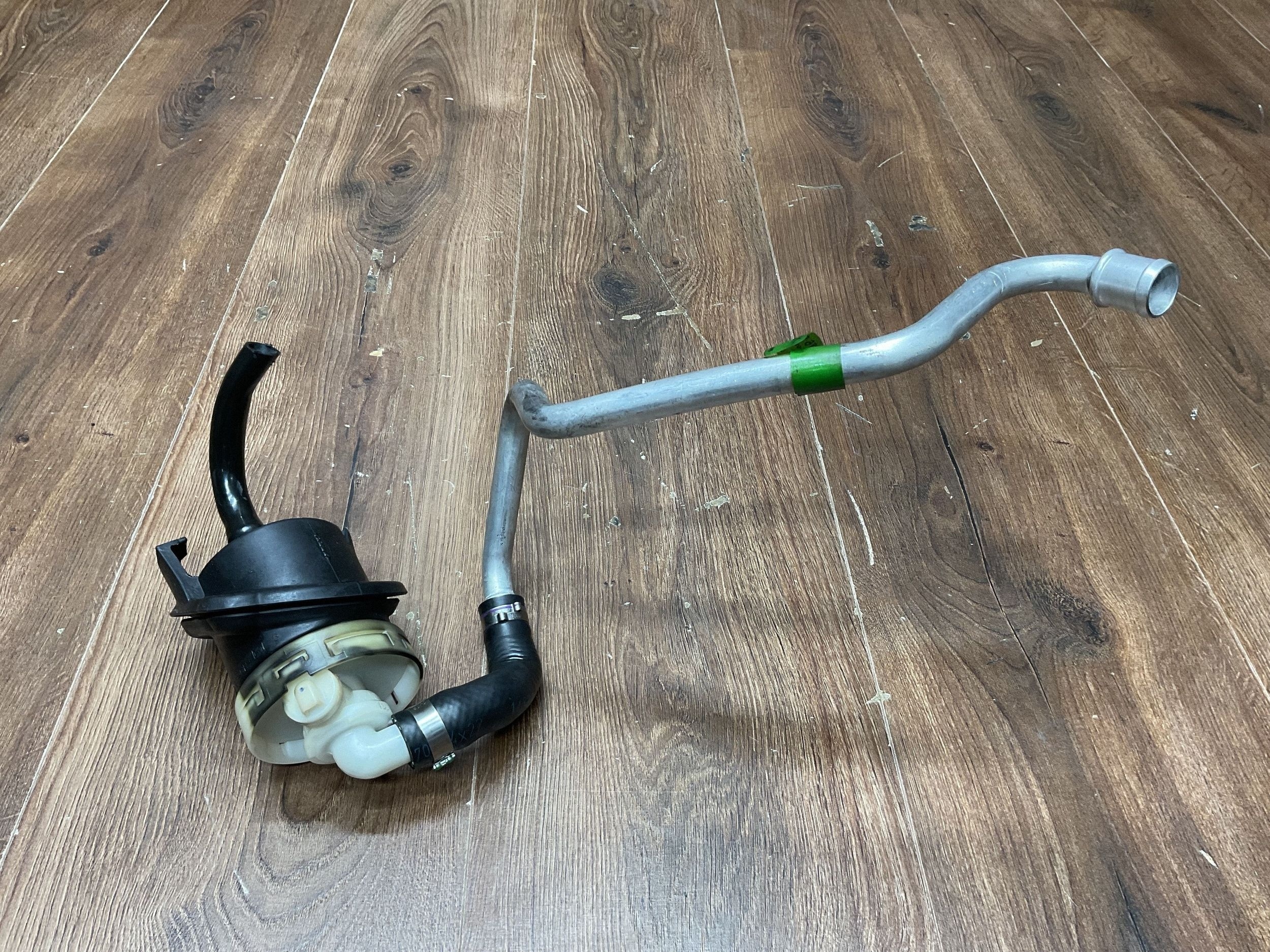 Entlüftungsventil Kraftstofftank Mercedes SL R129 1294765201 image 5