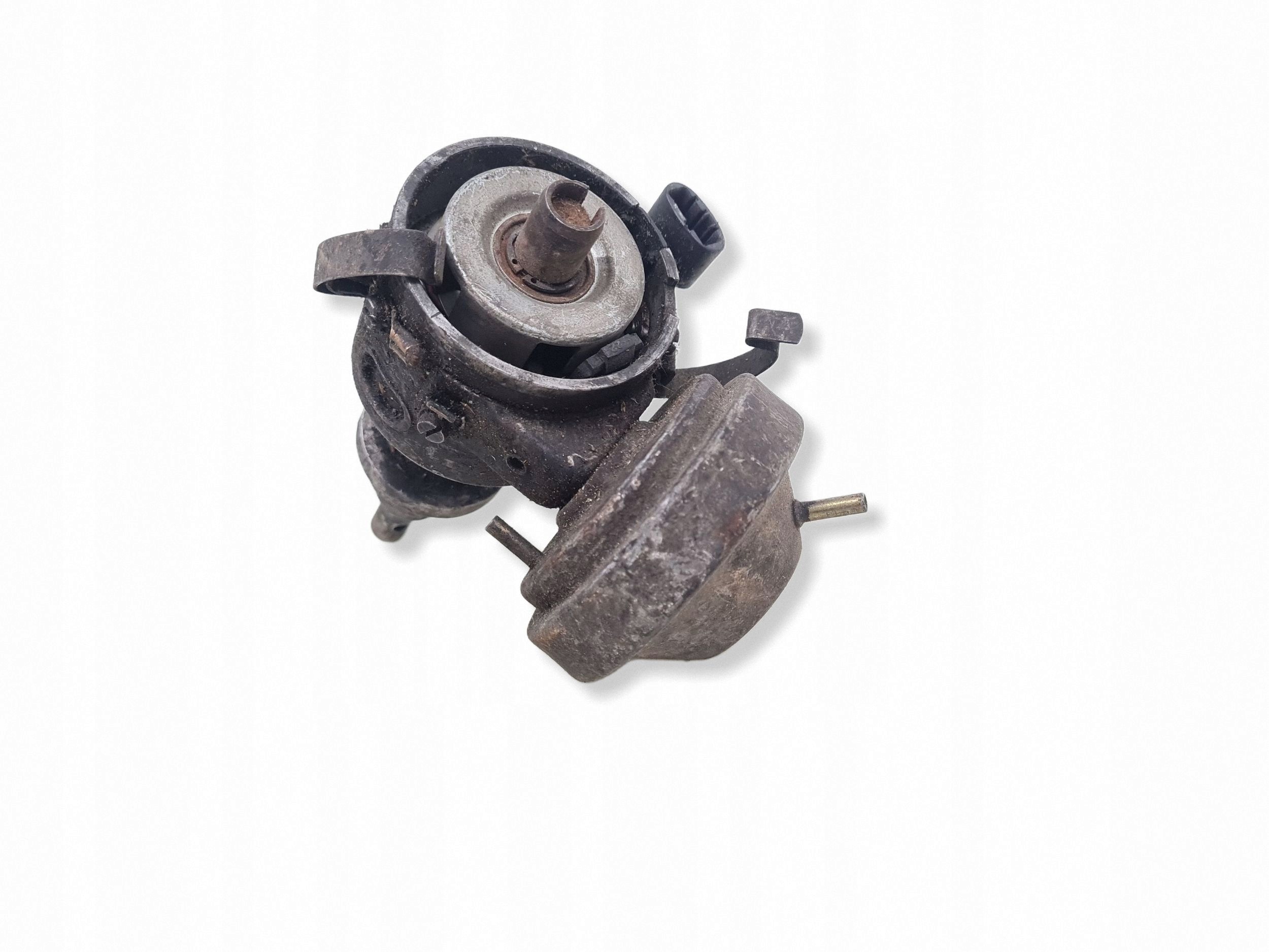 Audi 80 90 B2 Sytytyksenjakaja 035905205S