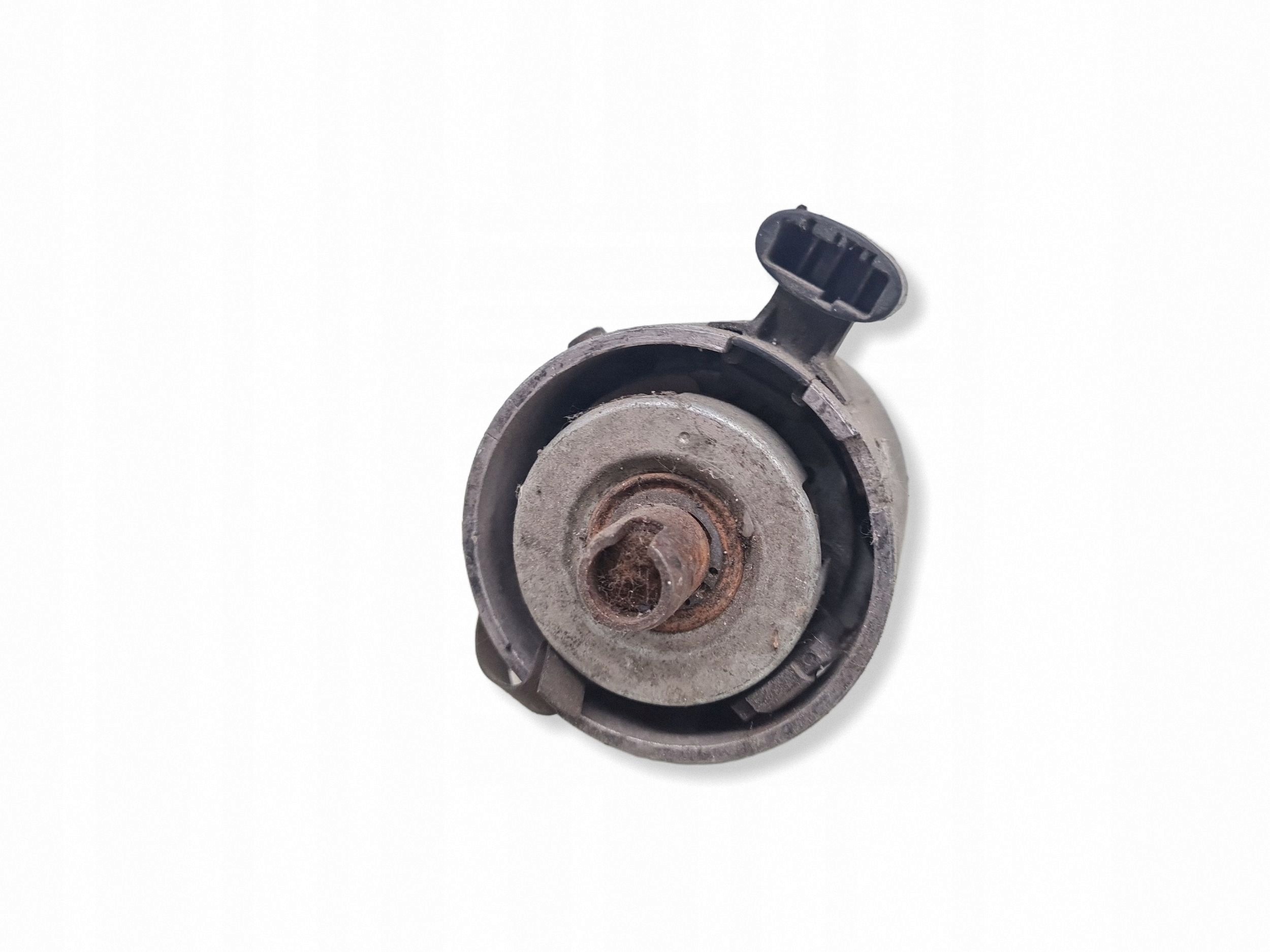 Audi 80/90 B2 Sytytyksenjakaja 056905205J