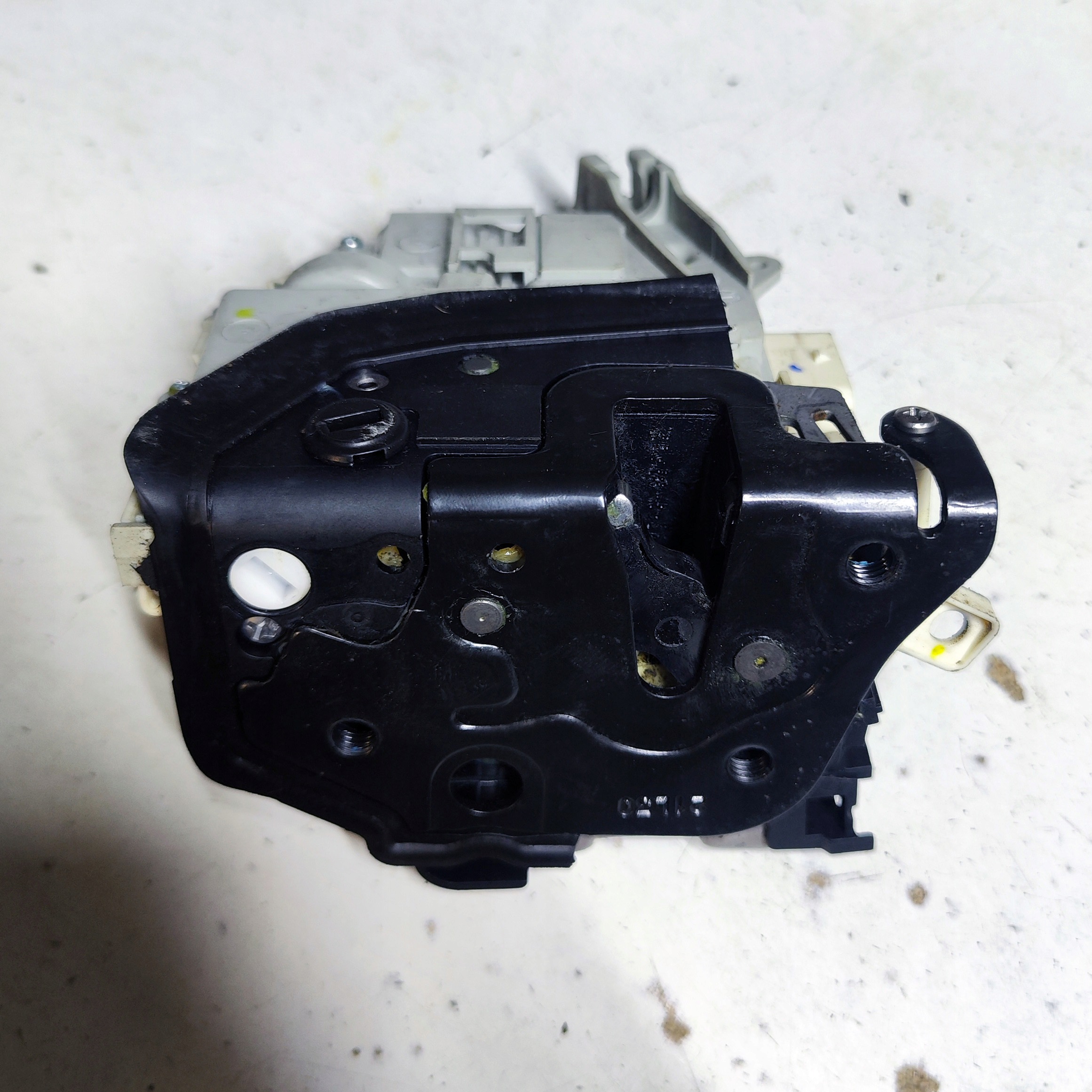 AUDI A3 8V left rear door lock 8K0839015G