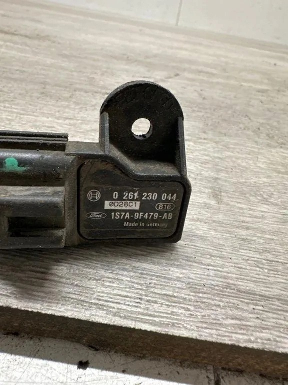 Luftdrucksensor Ford Mondeo IV L30118211B