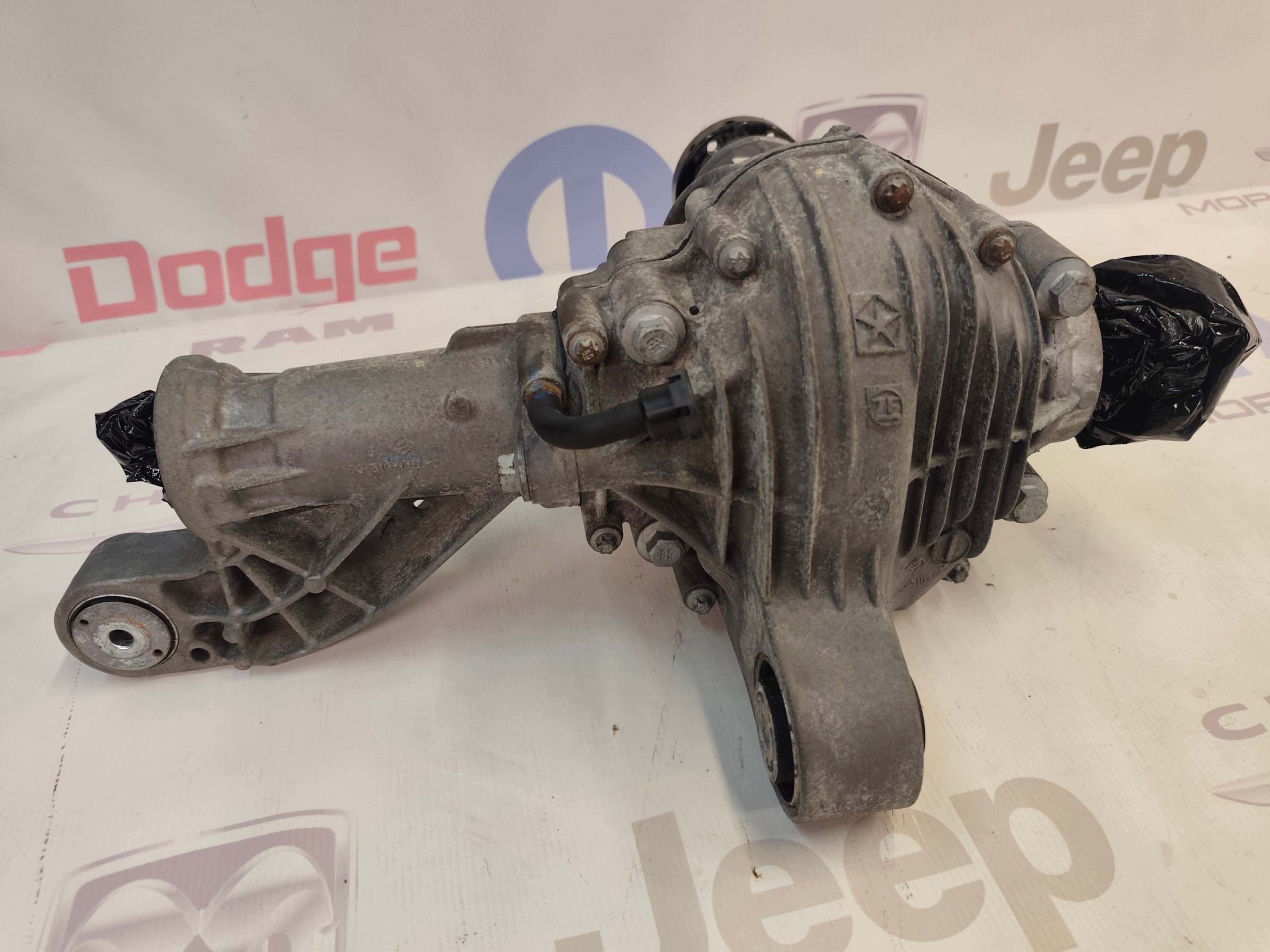DODGE DURANGO 2018 etusilta 3,70 SRT 6,4 68191866AA image 2