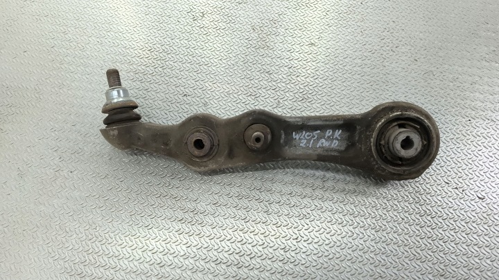 Mercedes W205 etuvarsi vasen jousi ja tukitanko A2053306101