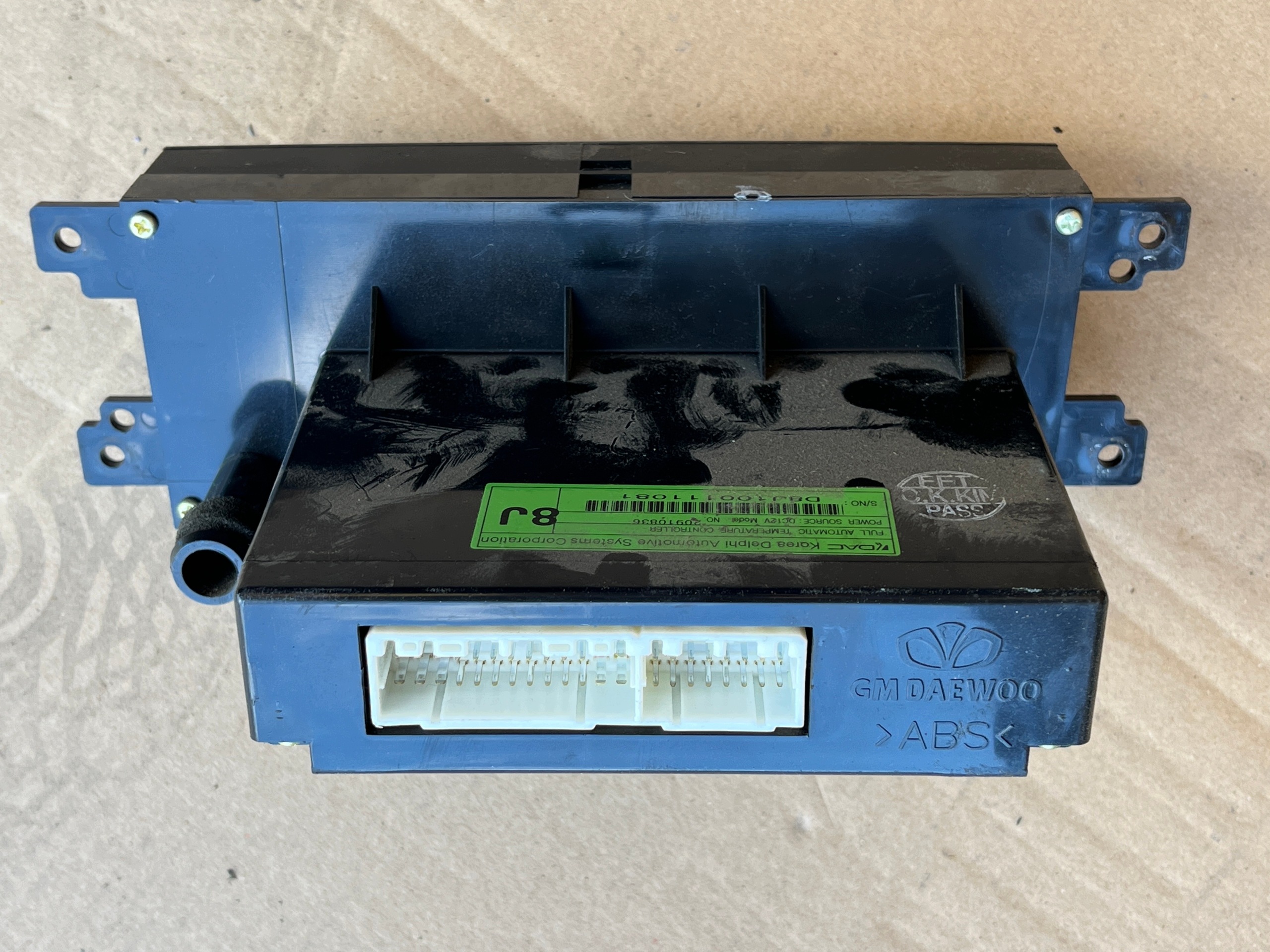 Climate Control Switch Panel Chevrolet Captiva I 2006-2010 image 3