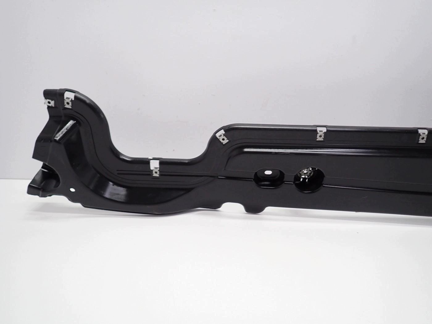 Placa Proteção Chassi Esquerda VW Multivan T7 image 3