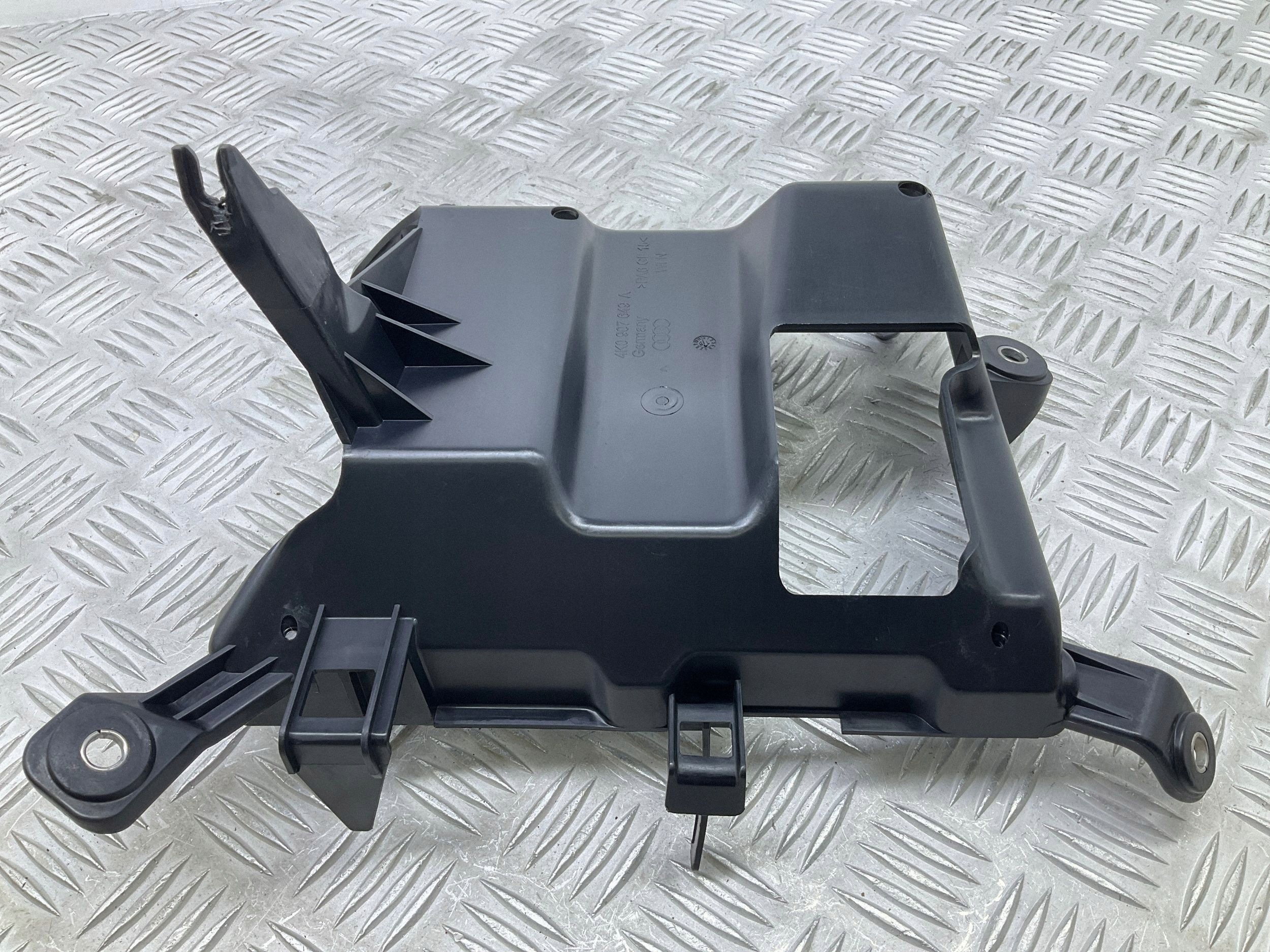 2018 Audi A7 S7 4K8 Engine Computer Mount 4K0907649A image 3