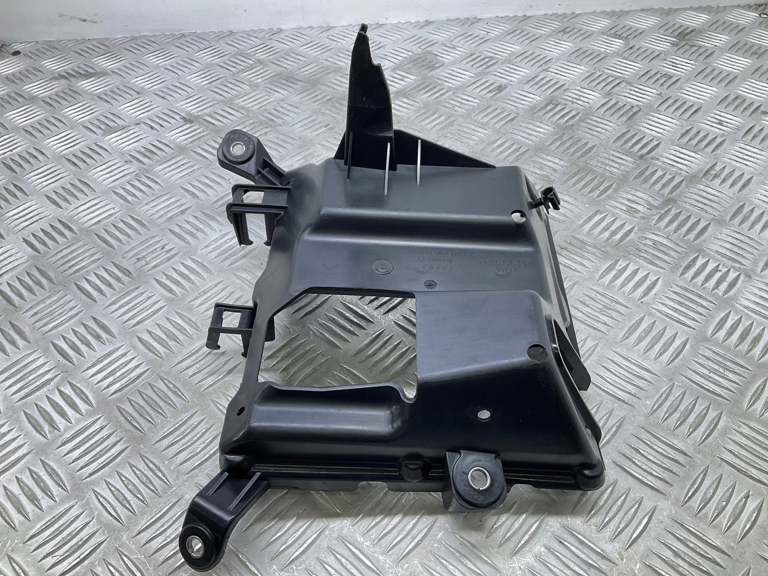 2018 Audi A7 S7 4K8 Engine Computer Mount 4K0907649A image 5