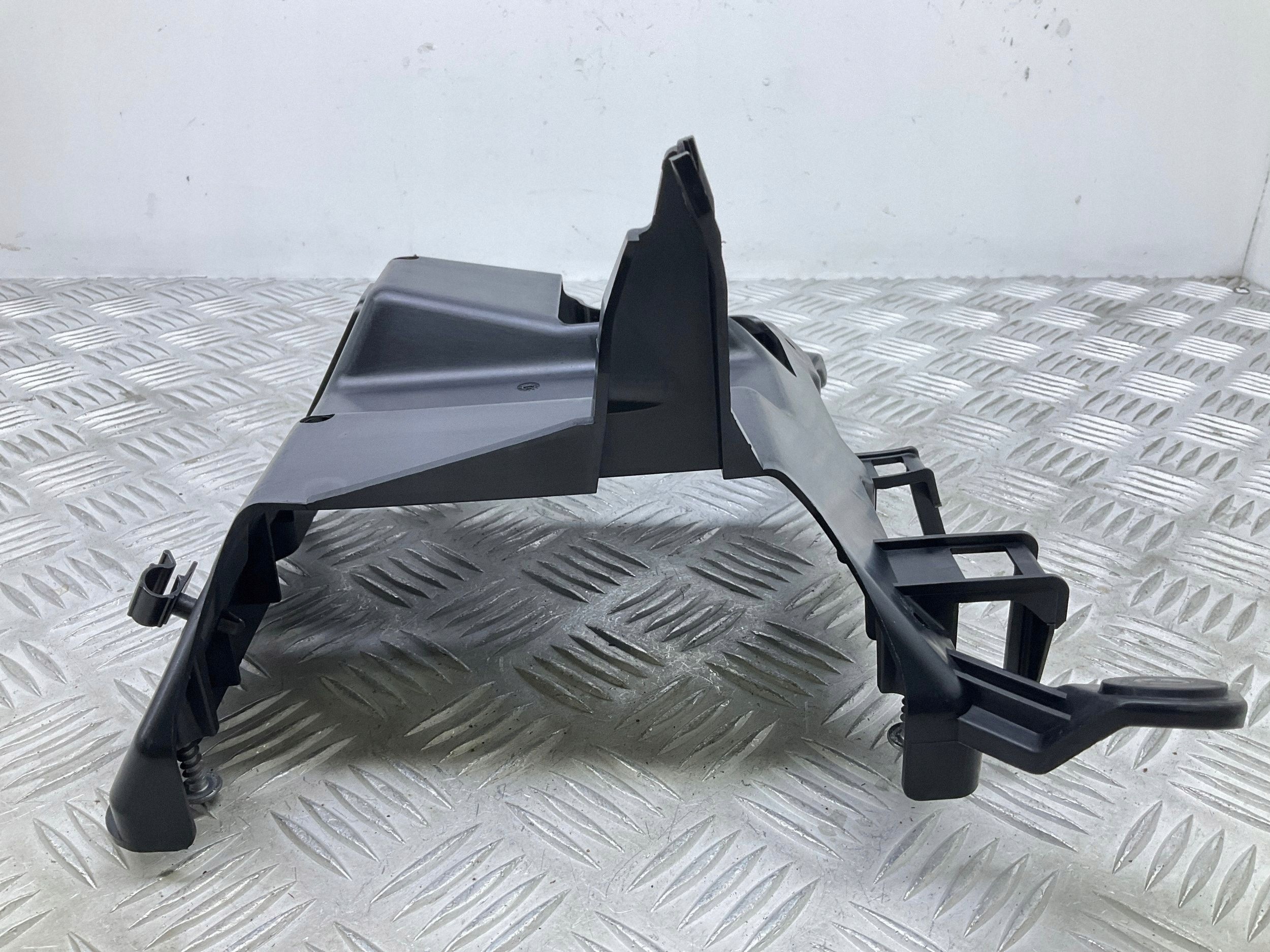 2018 Audi A7 S7 4K8 Engine Computer Mount 4K0907649A image 6