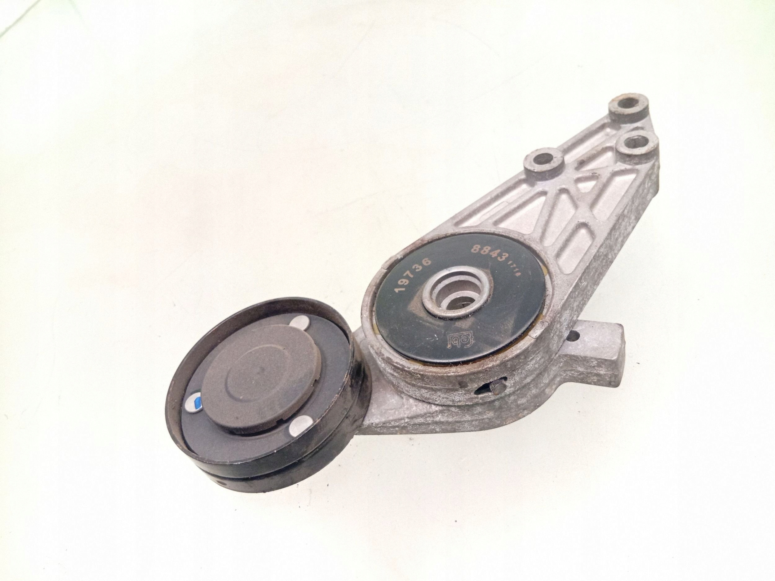 Audi A4 S4 B5 8D Spanrol alternator 19736 image 2