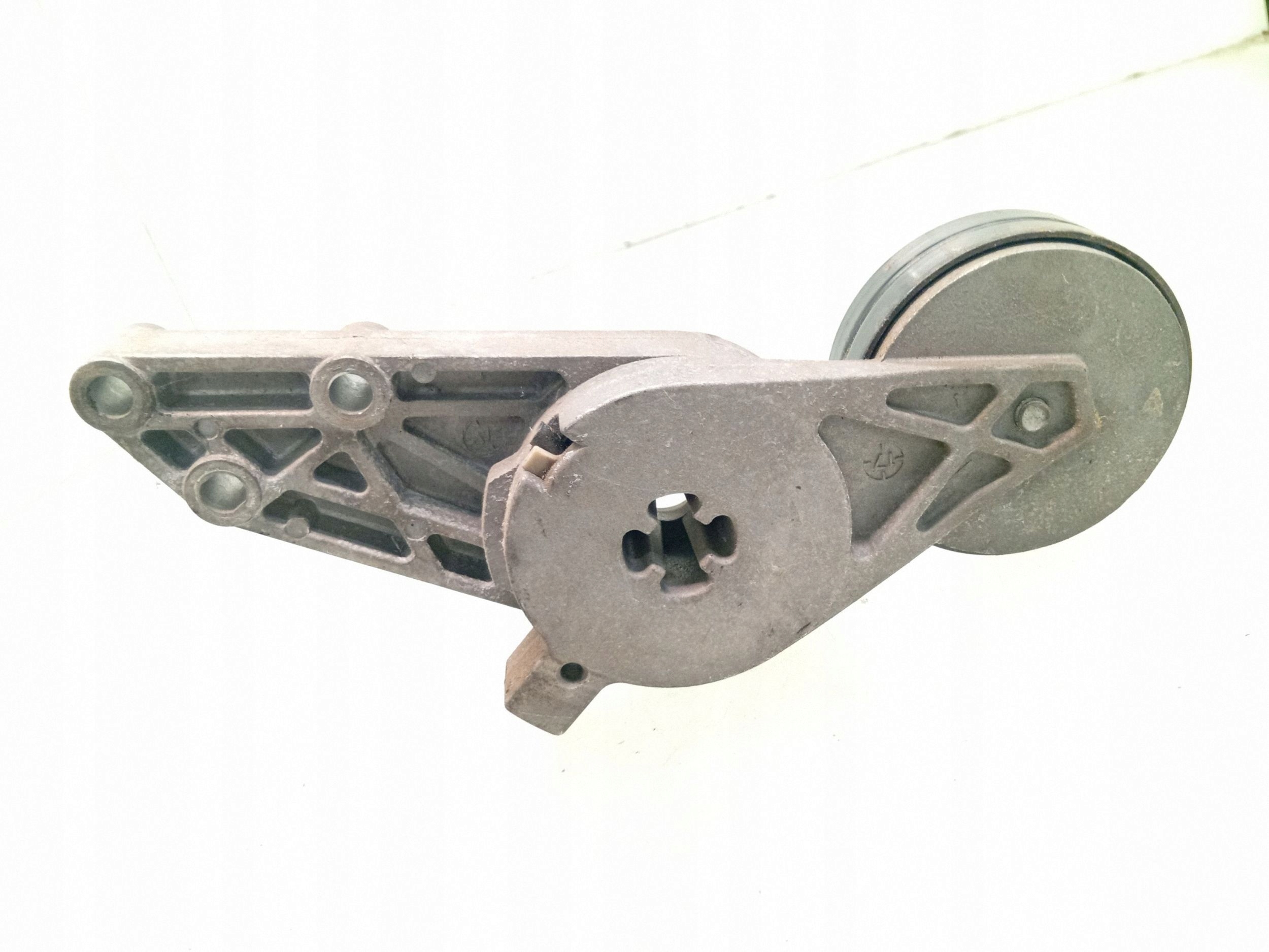 Audi A4 S4 B5 8D Spanrol alternator 19736 image 4