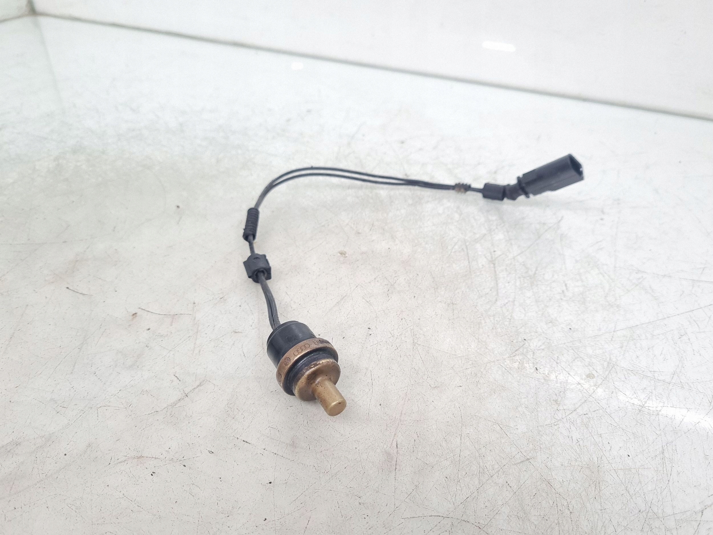 Sensor Temp. Refrigerante VW Touareg 2008 070919501B image 2