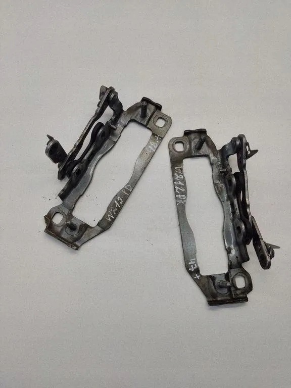 Support capot Mercedes E W211 A2048870310 image 2