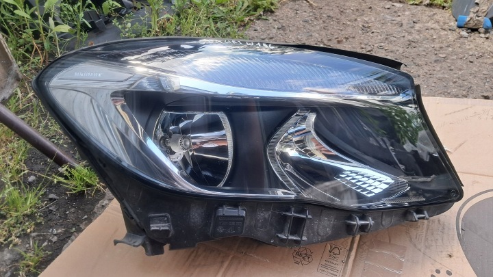 Mercedes-Benz OE A1569061200 front lamp P