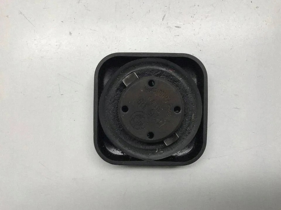 Öljyntäyttökorkki BMW E46 E39 2.0D 3.0D
