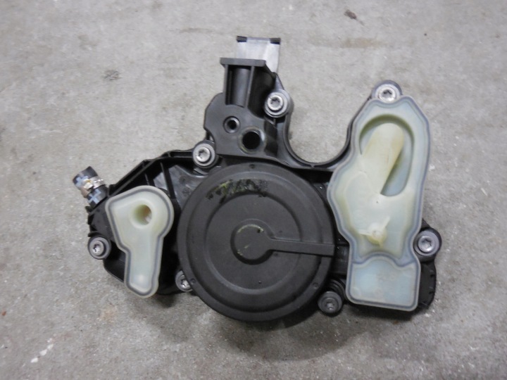 AUDI VW ÖLJYNEROTIN 06K103495T 06K103495R