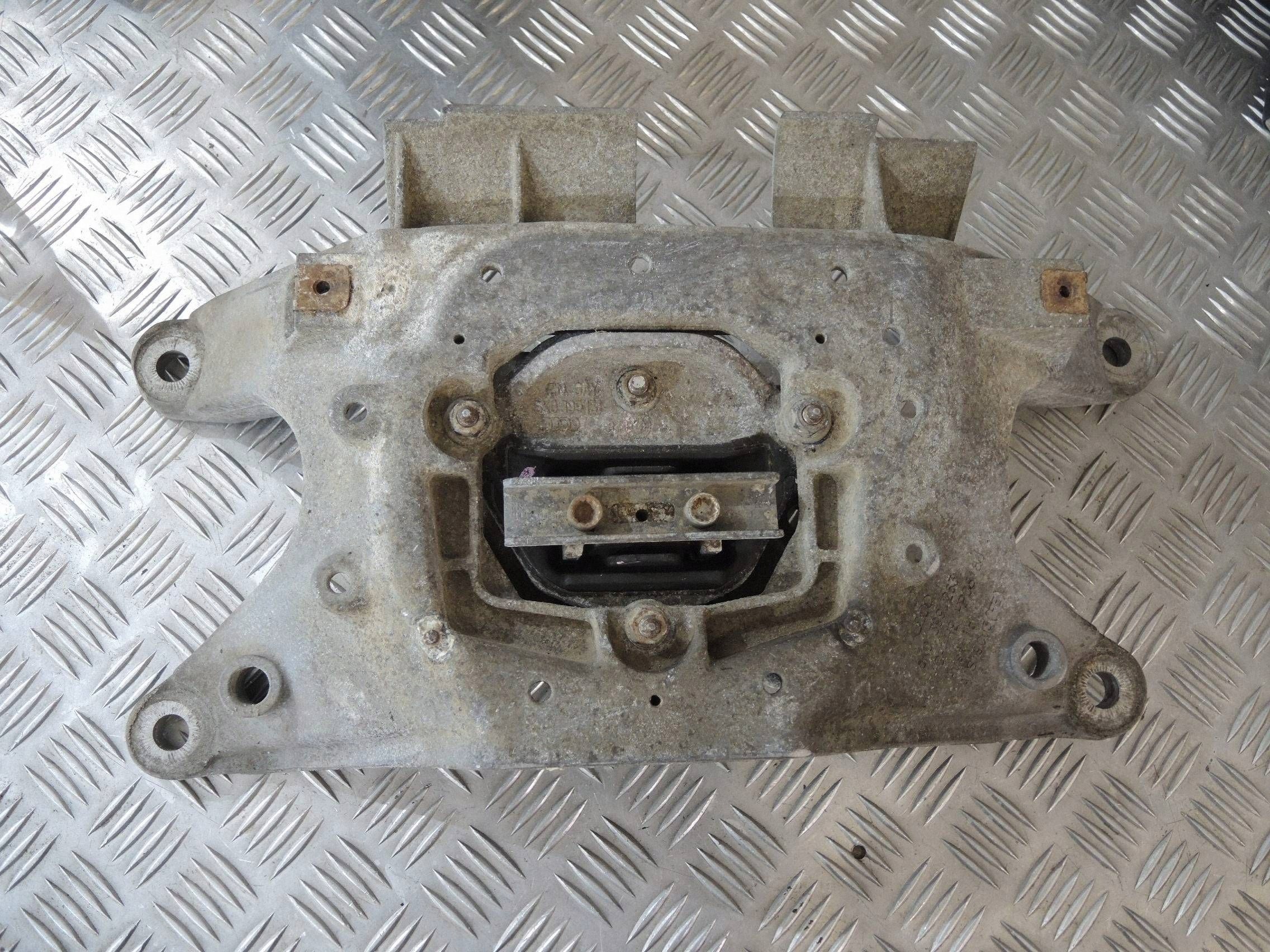 Suporte de Caixa Audi 8K0399263AD image 4