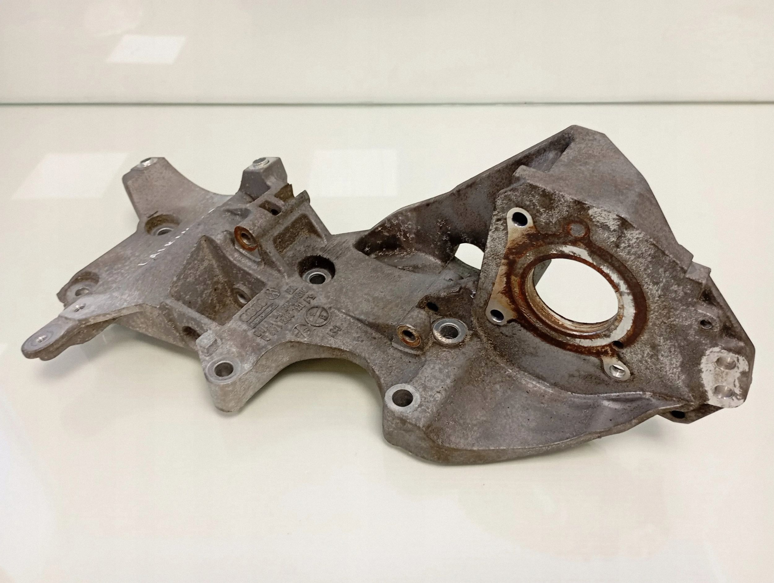 VW SEAT SKODA Alternatorbeugel 03L903143Q image 8