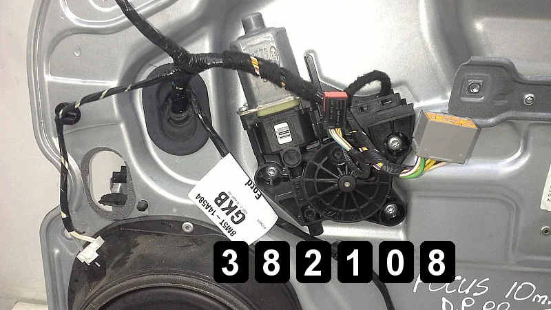 Ford Focus 2010 lasinnostimen säätö 7M51A203A28BC