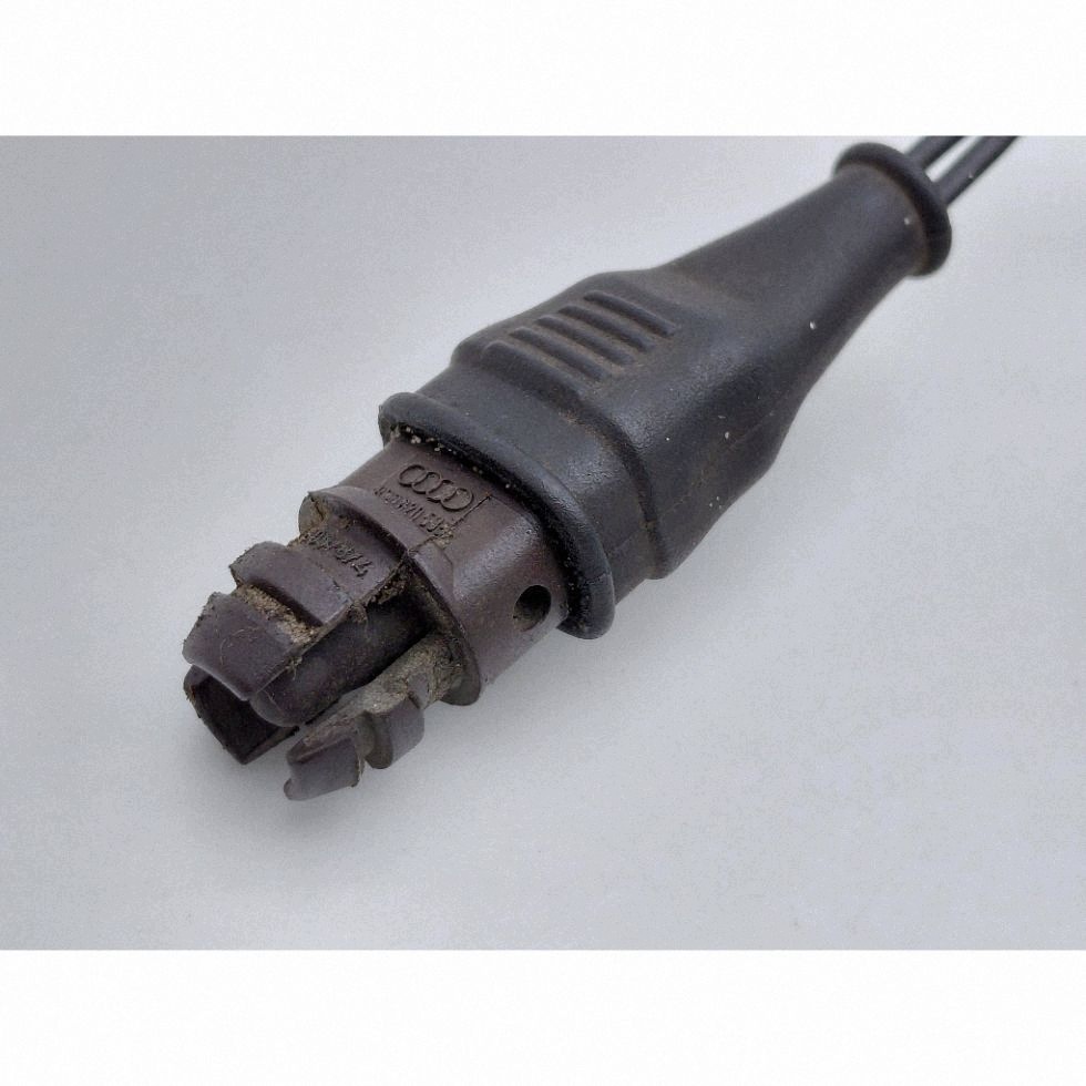Used Outside Temp Sensor Audi A4 B5 8D0820535 DRC120628 image 3