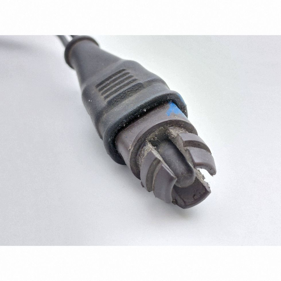 Used Outside Temp Sensor Audi A4 B5 8D0820535 DRC120628 image 4