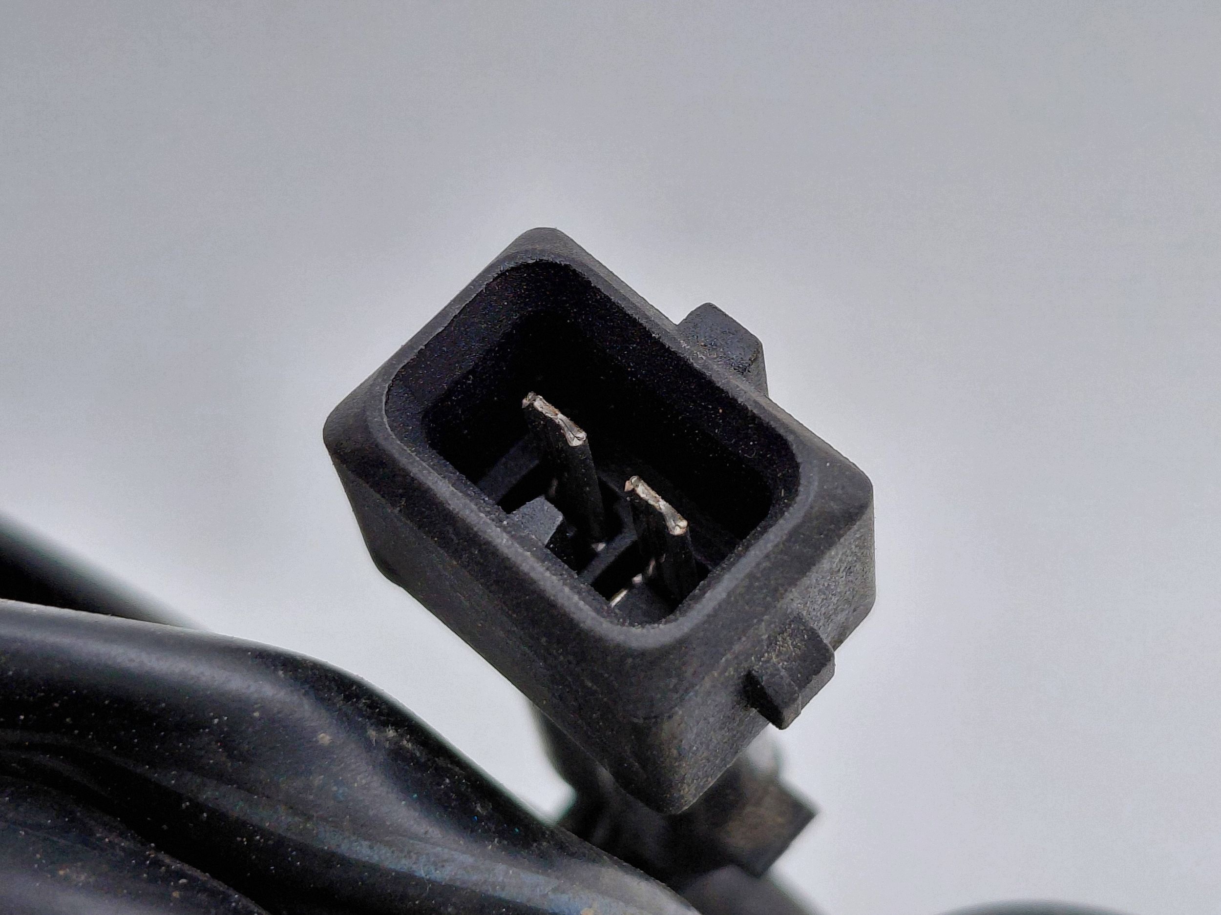 Used Outside Temp Sensor Audi A4 B5 8D0820535 DRC120628 image 6